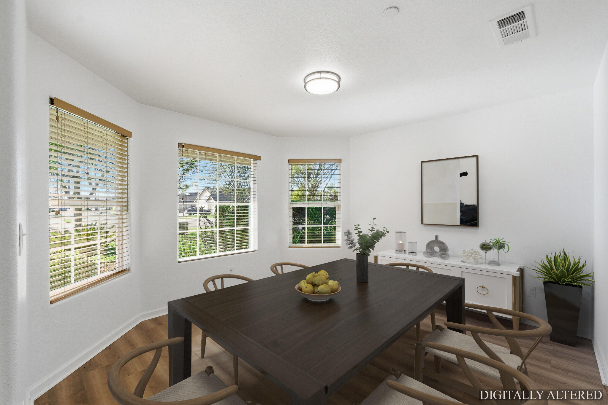 2648 N Vickie St, Visalia, CA 93291