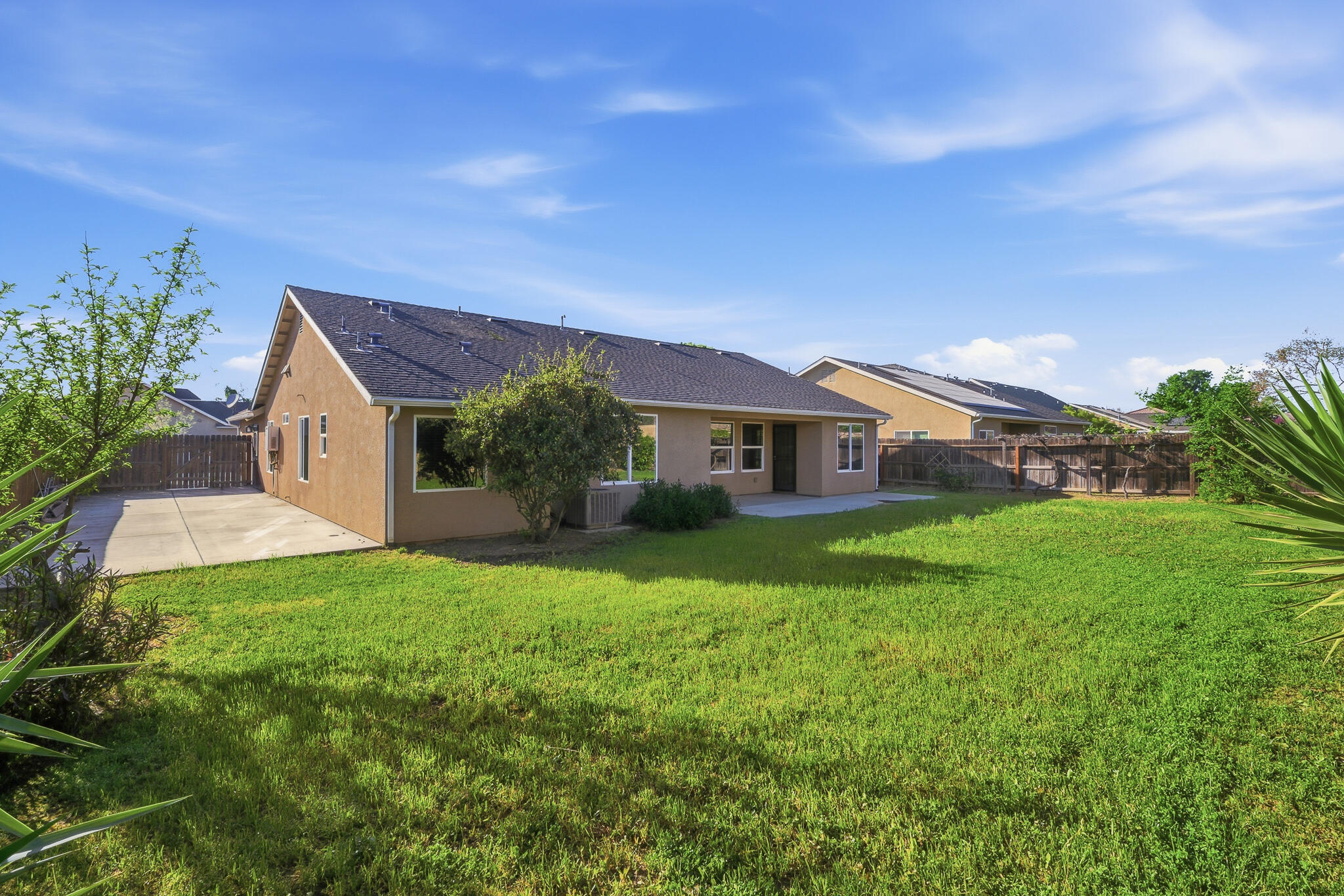 2648 N Vickie St, Visalia, CA 93291