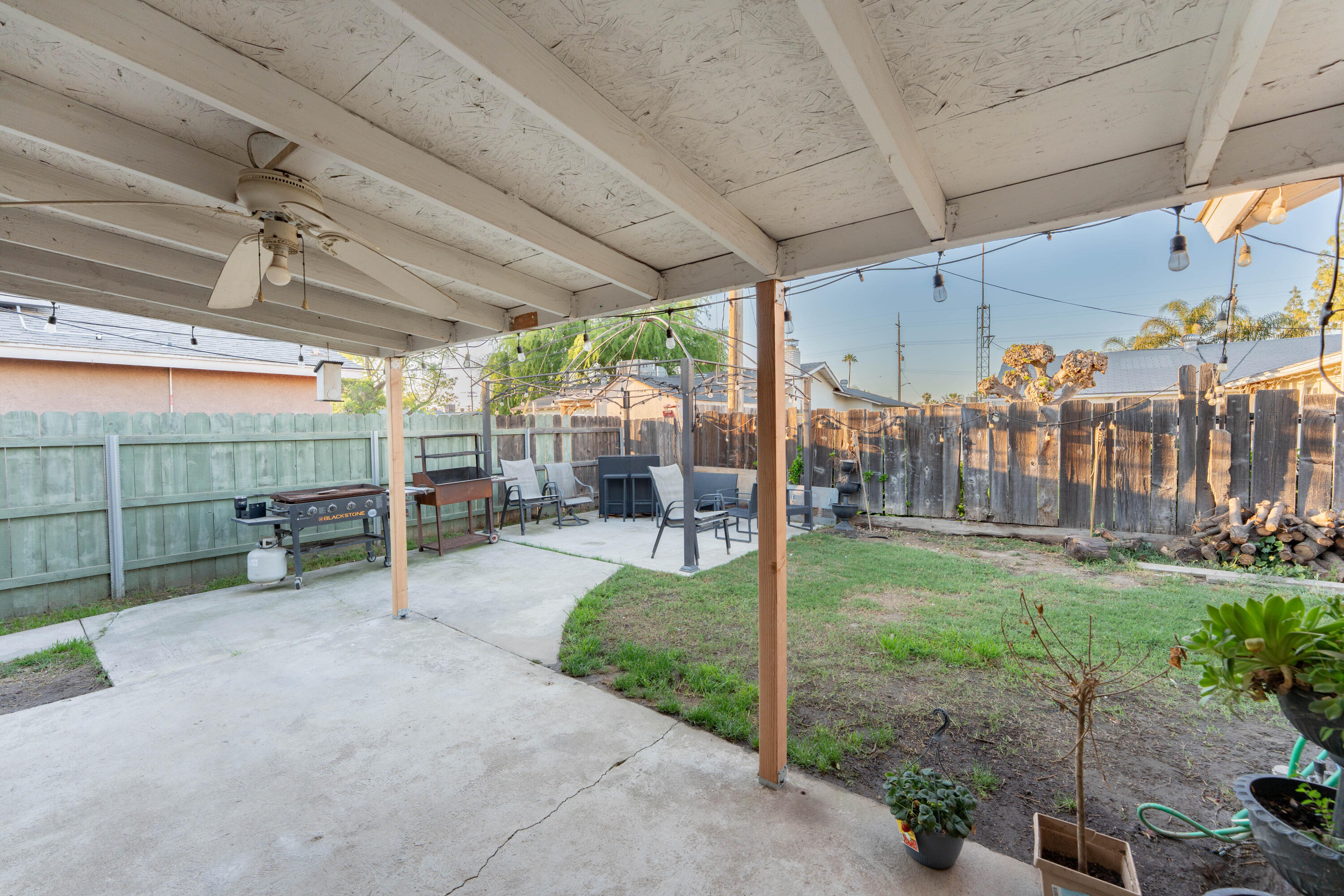 1574 Bluejay Cir, Hanford, CA 93230