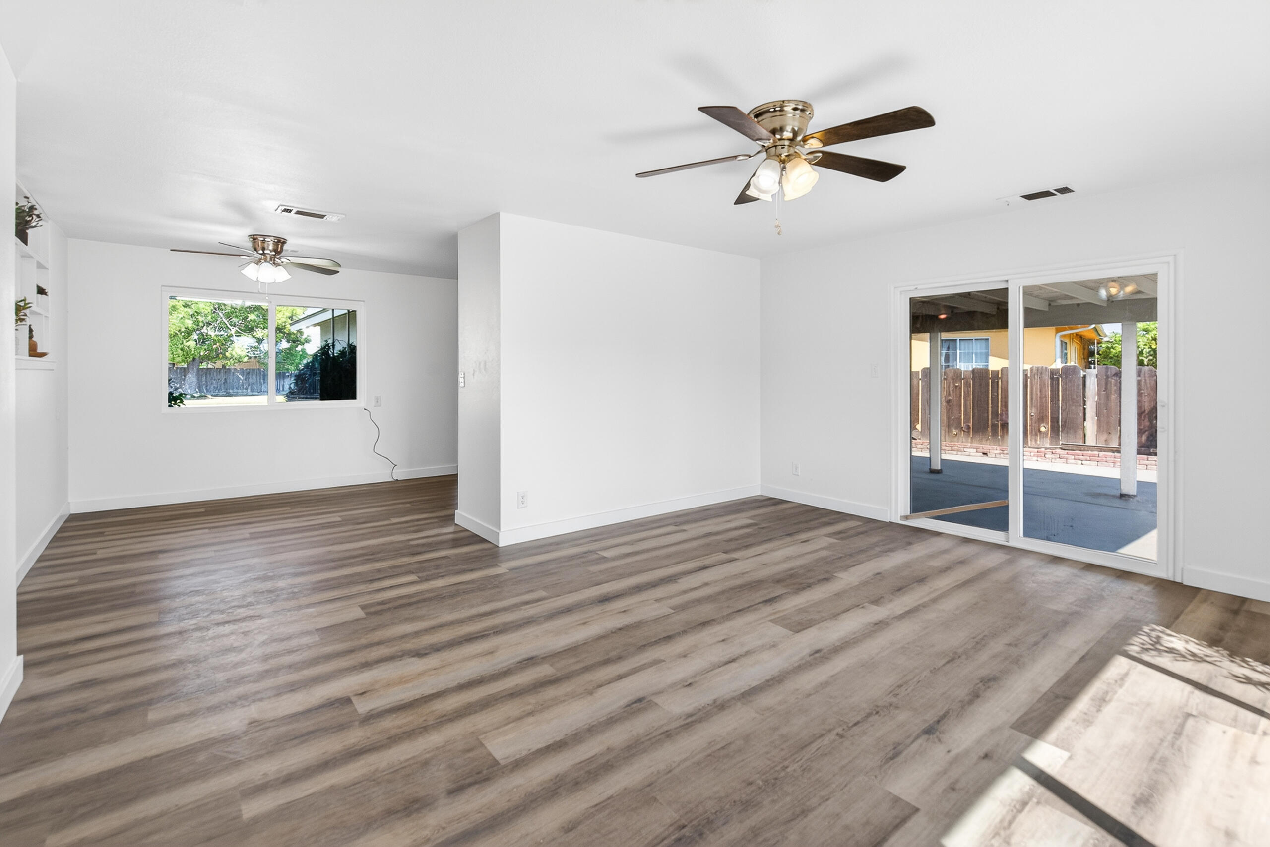 1119 W Dove Dr, Visalia, CA 93291