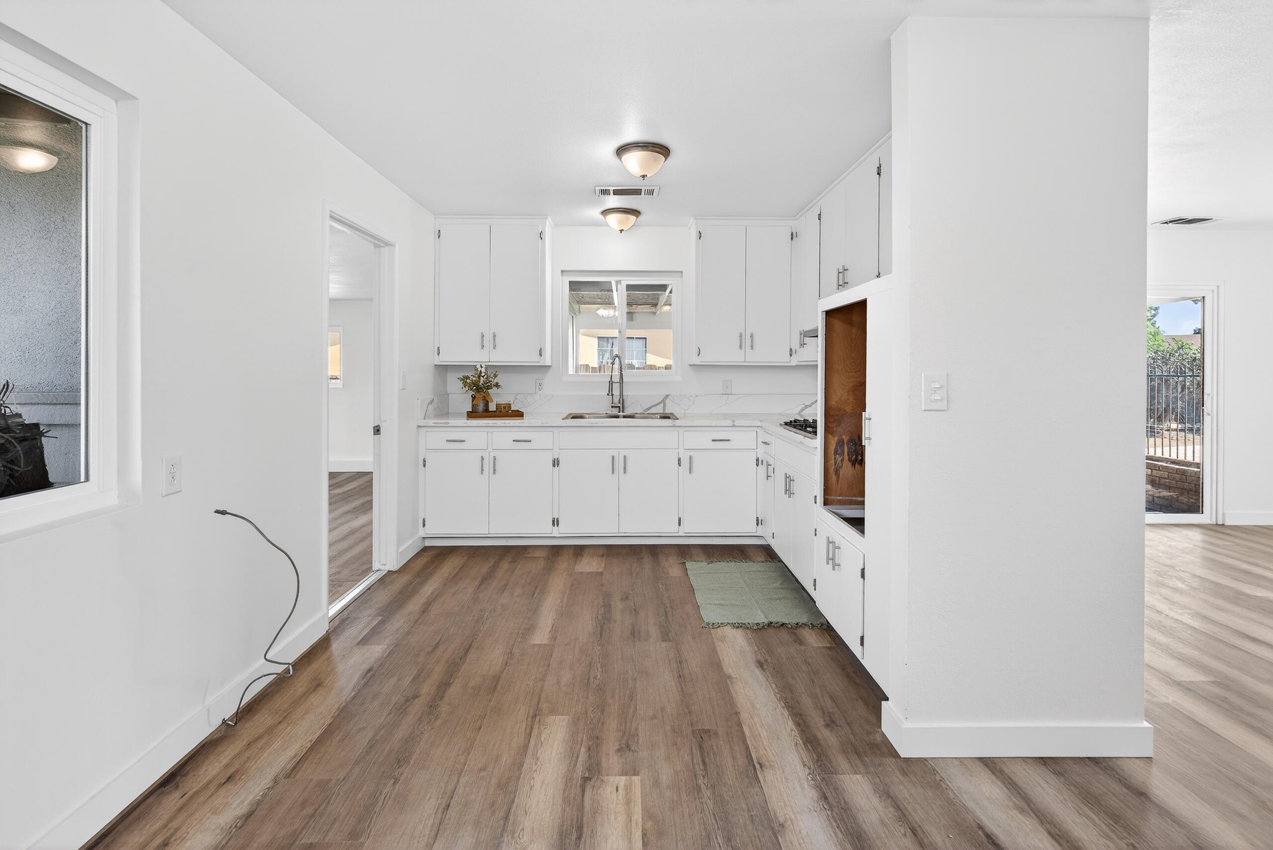 1119 W Dove Dr, Visalia, CA 93291