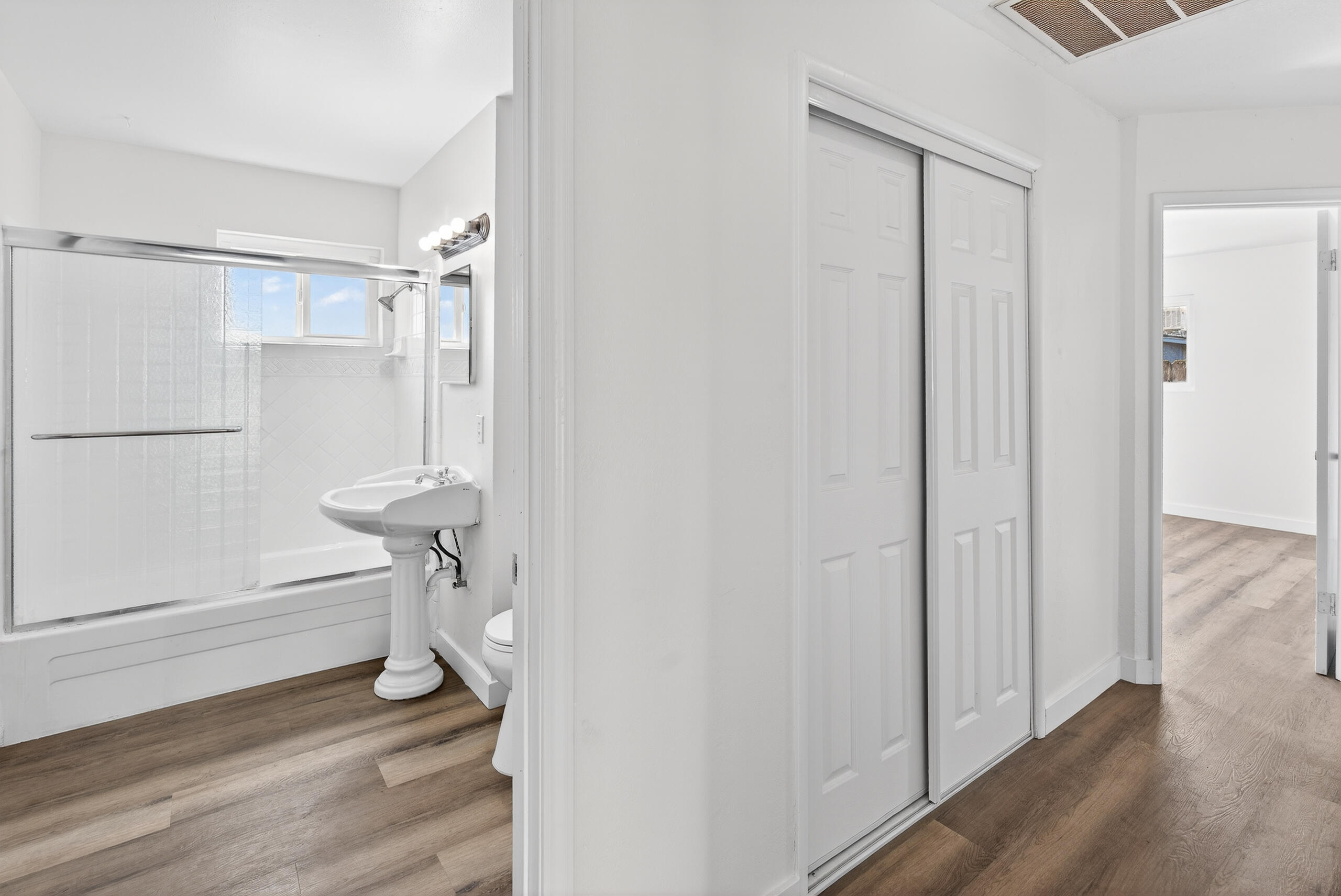 1119 W Dove Dr, Visalia, CA 93291