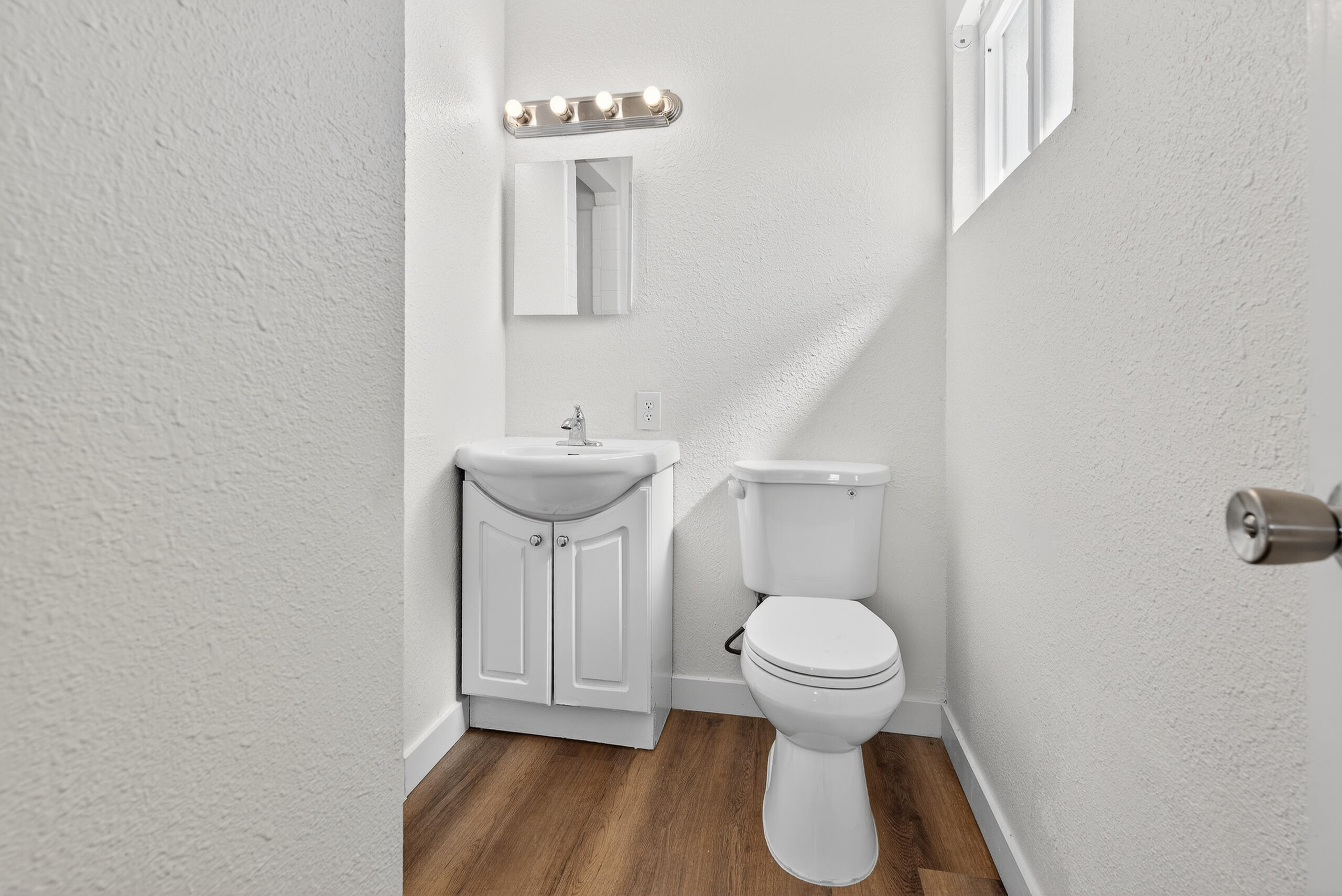 1119 W Dove Dr, Visalia, CA 93291