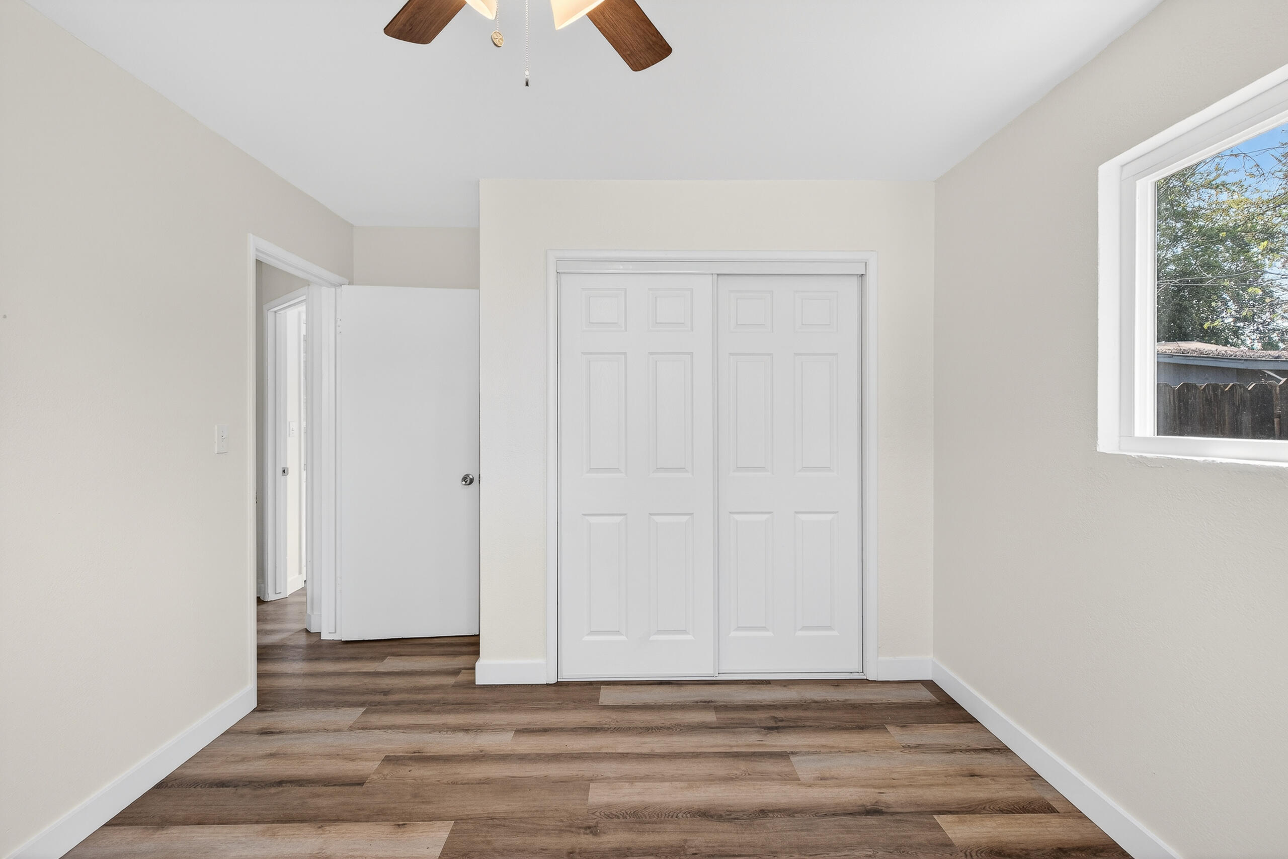 1119 W Dove Dr, Visalia, CA 93291