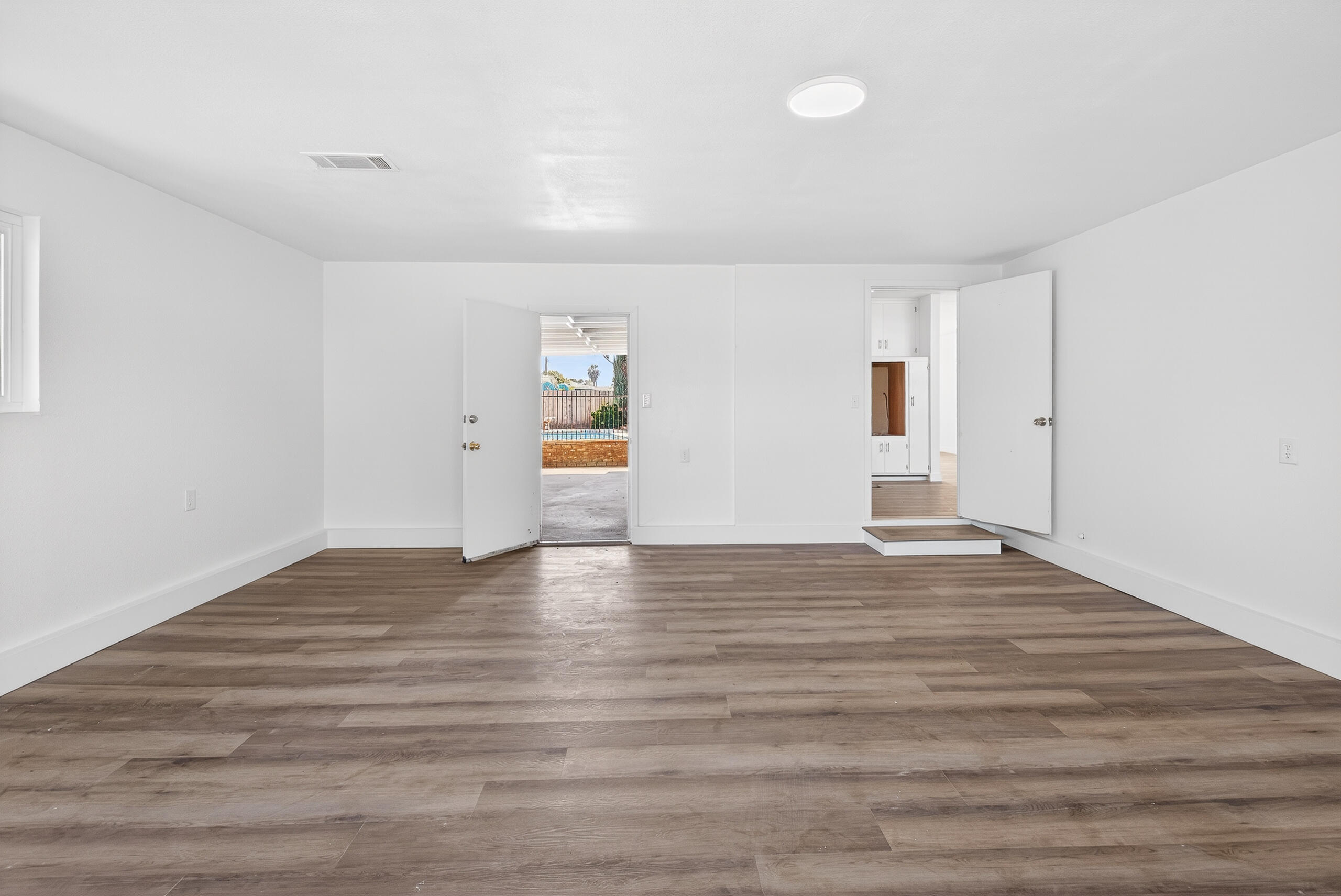 1119 W Dove Dr, Visalia, CA 93291