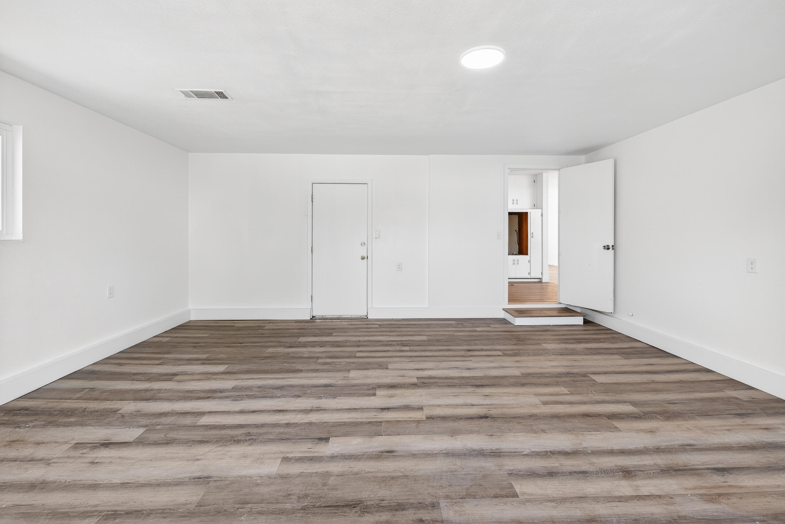 1119 W Dove Dr, Visalia, CA 93291