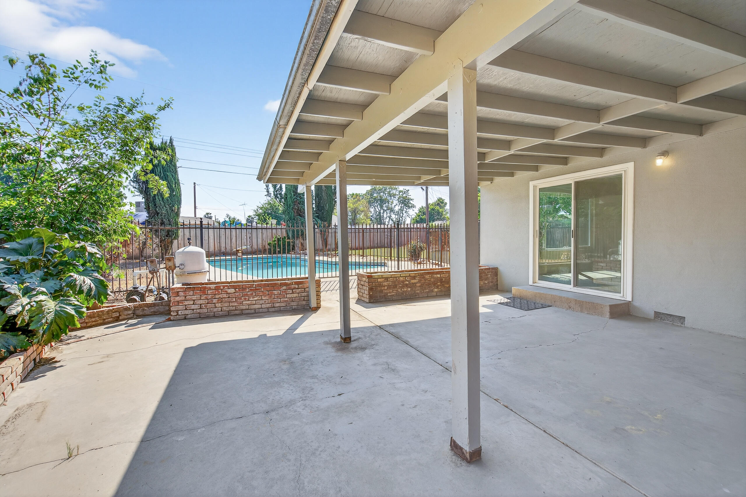 1119 W Dove Dr, Visalia, CA 93291