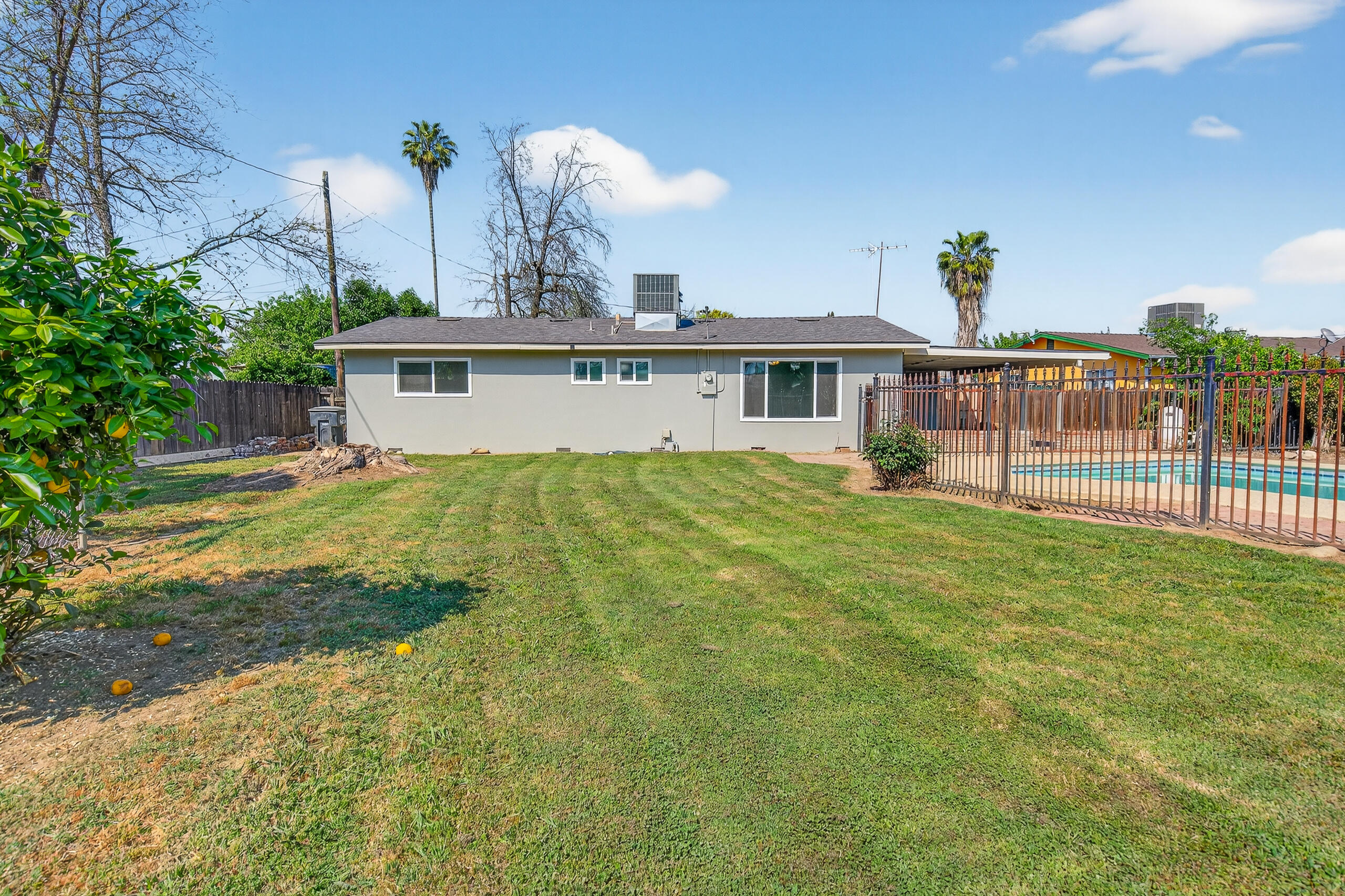 1119 W Dove Dr, Visalia, CA 93291