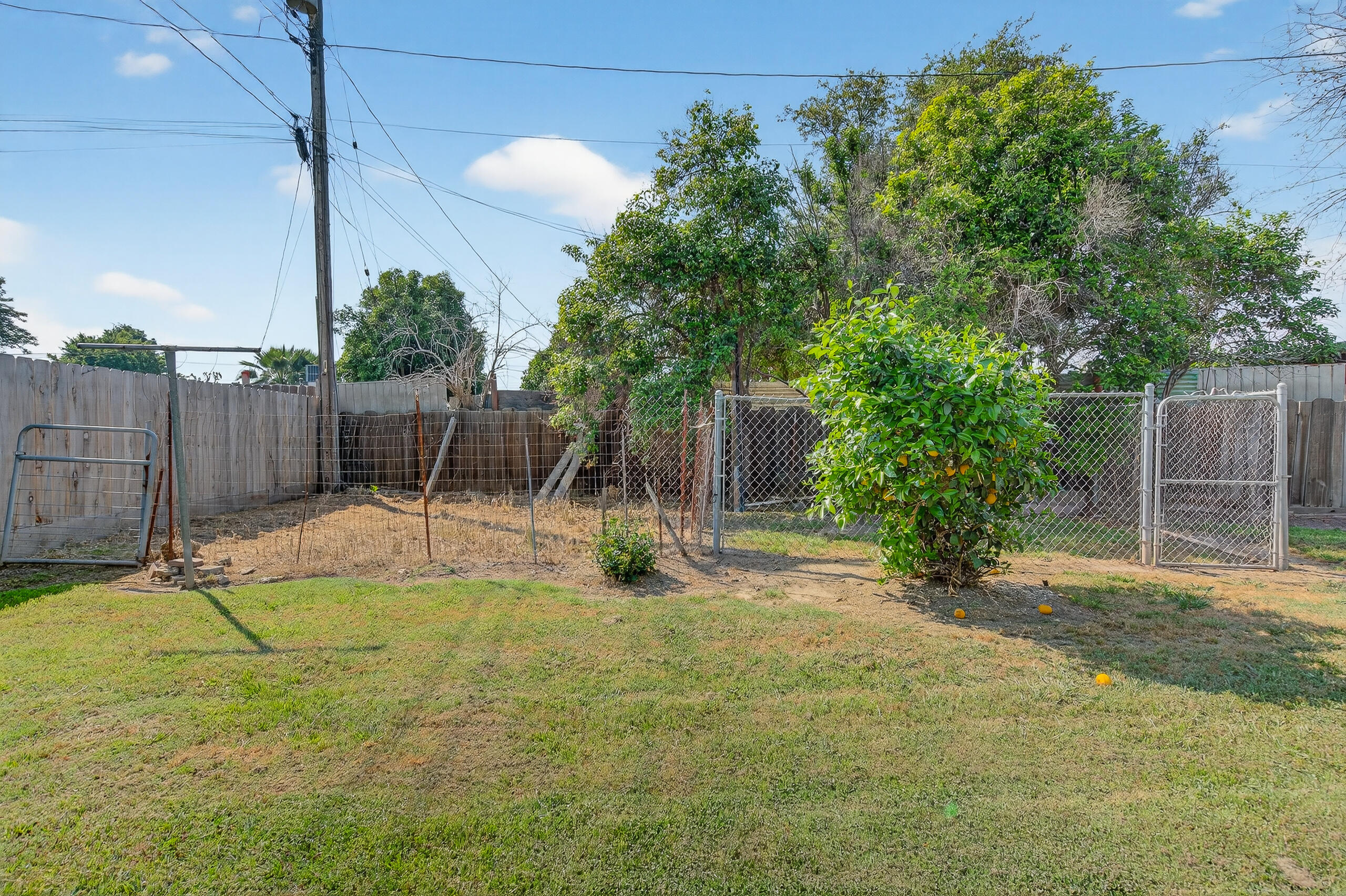 1119 W Dove Dr, Visalia, CA 93291