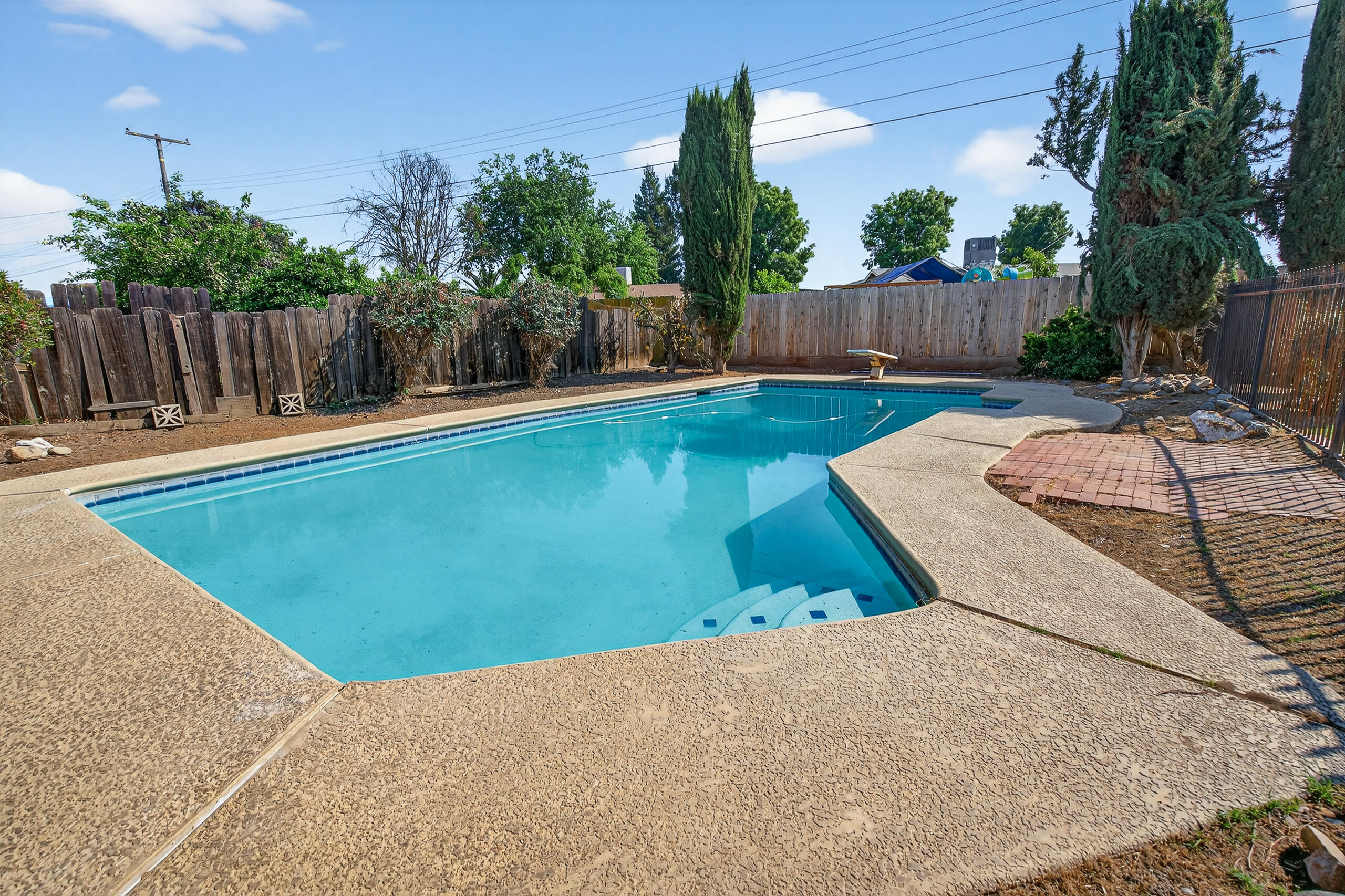 1119 W Dove Dr, Visalia, CA 93291