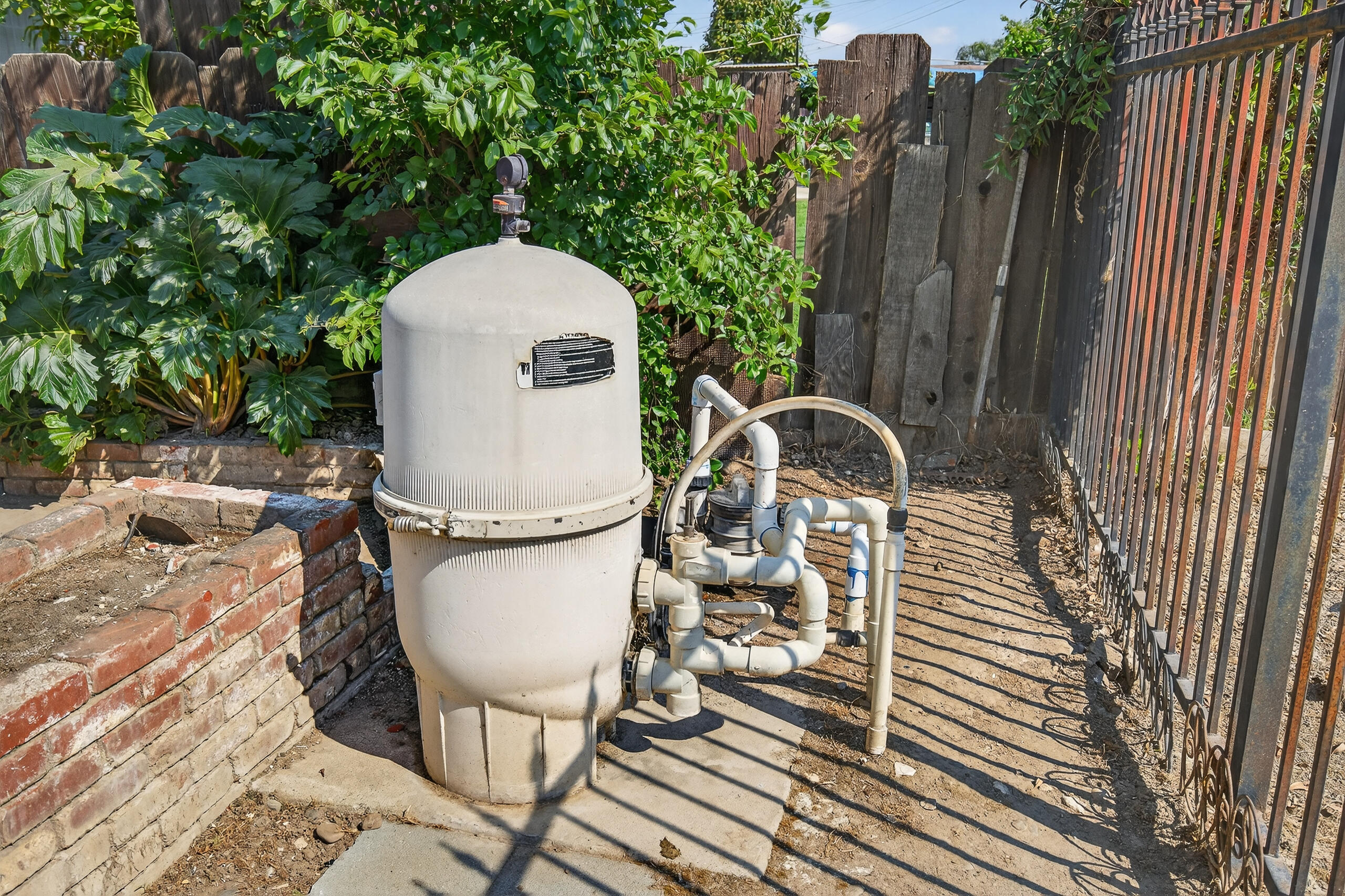 1119 W Dove Dr, Visalia, CA 93291