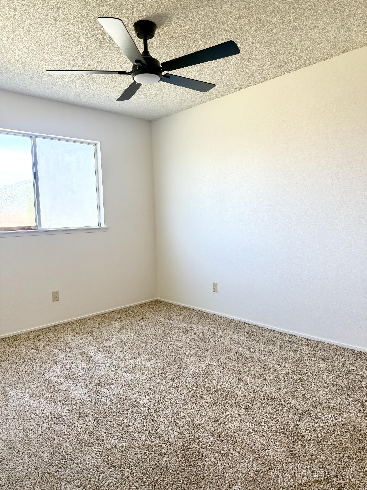 694 W Clay Ave, Earlimart, CA 93219