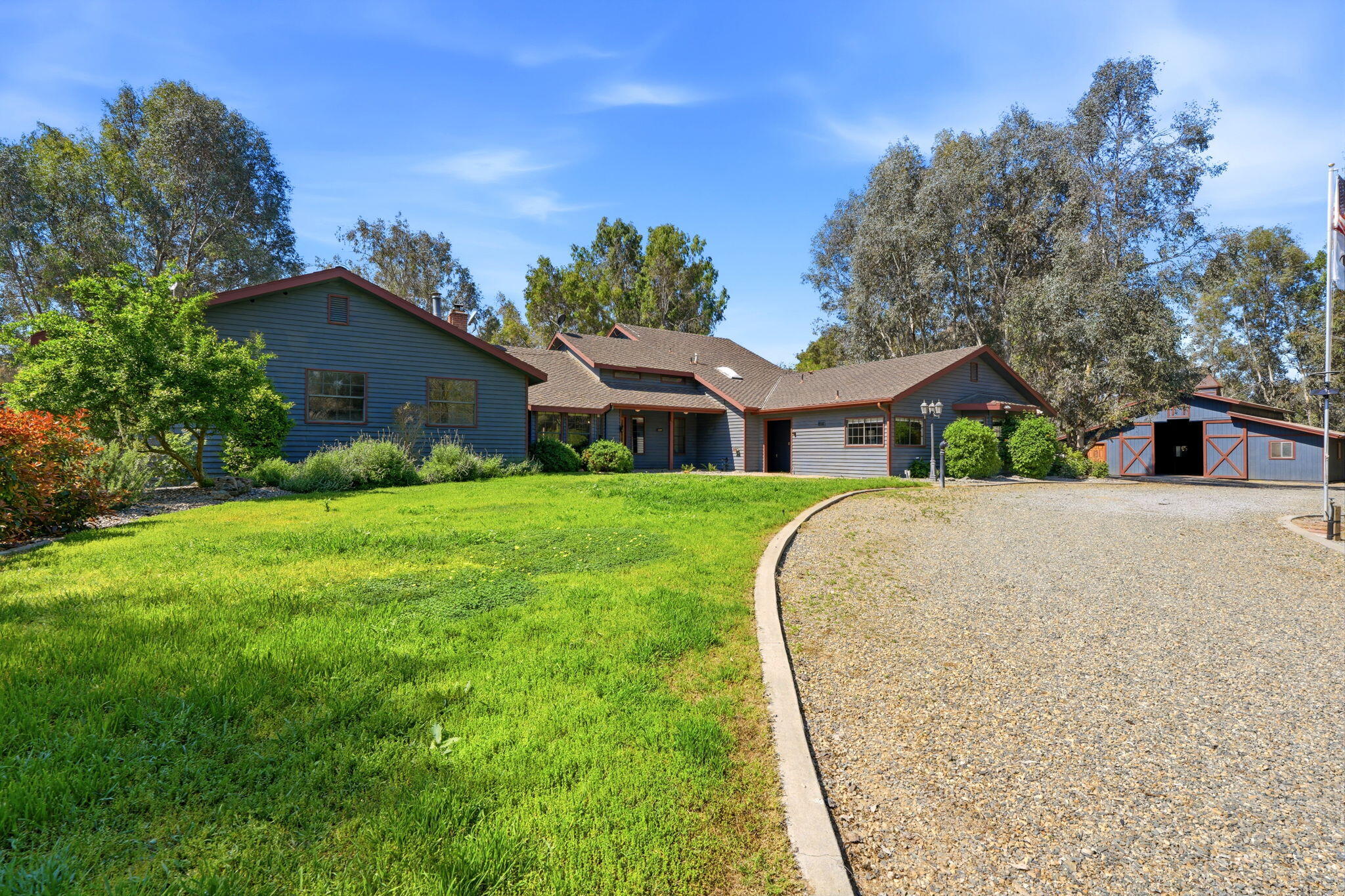 31153 Palm Dr, Exeter, CA 93221