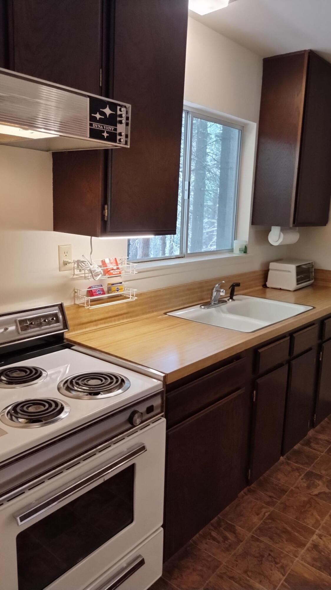 54706 Cedar Dr, Sequoia Crest, CA 93265