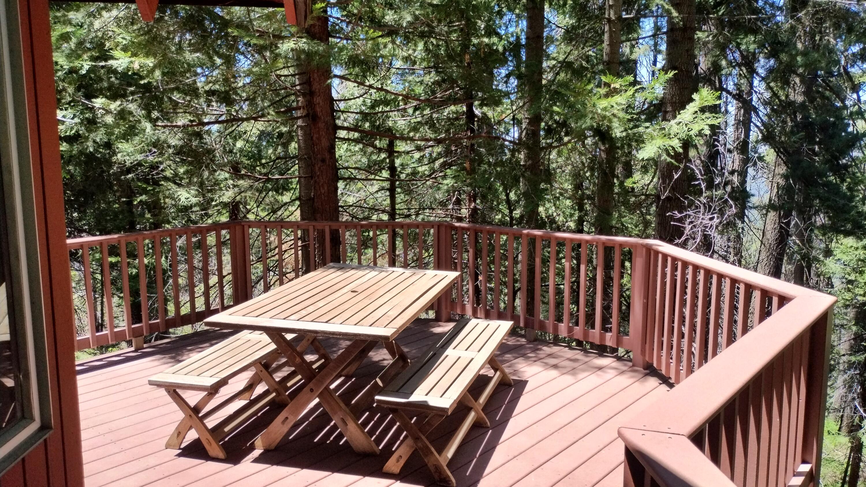 54706 Cedar Dr, Sequoia Crest, CA 93265