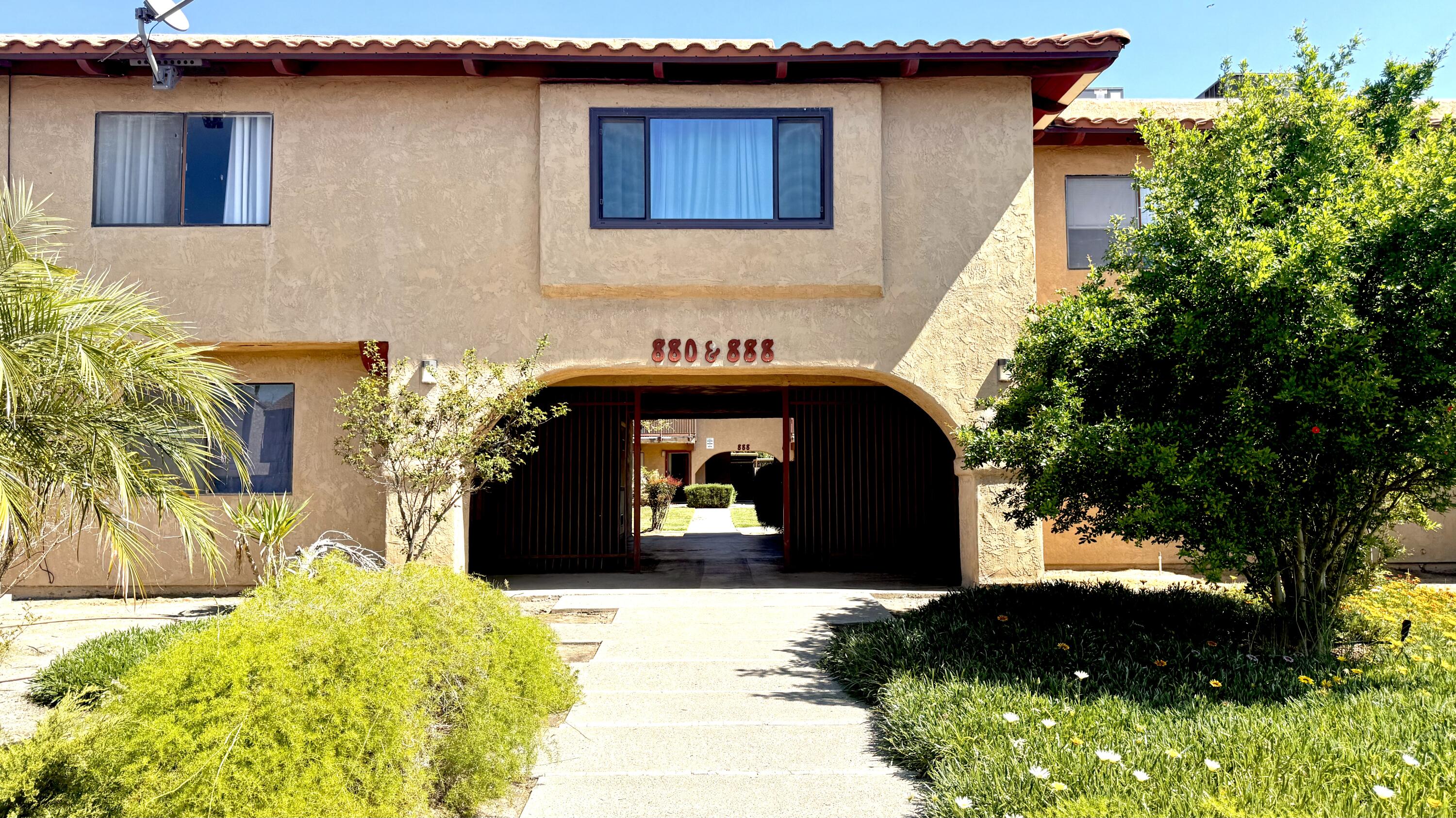 880 Greenfield Ave ##e, Hanford, CA 93230