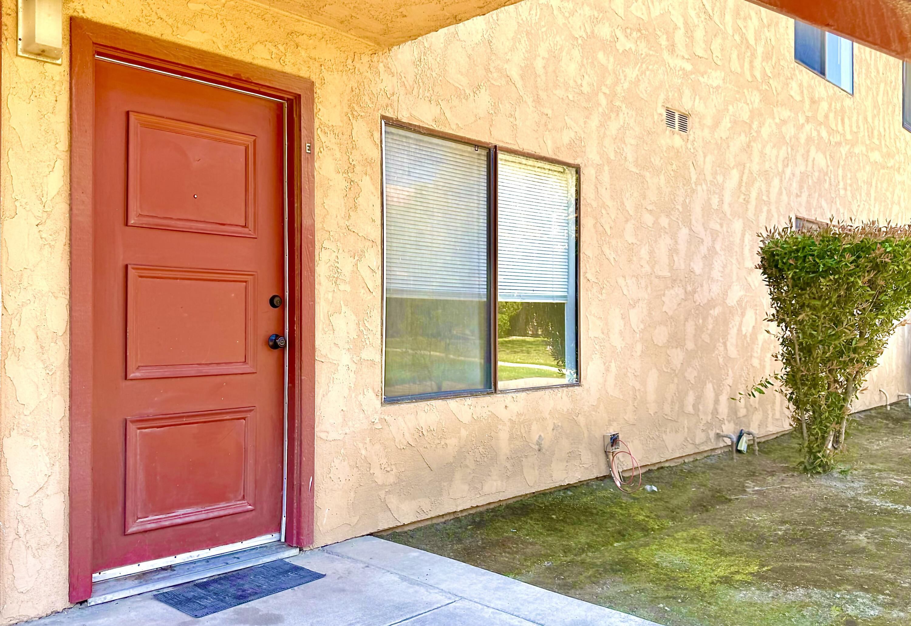 880 Greenfield Ave ##e, Hanford, CA 93230