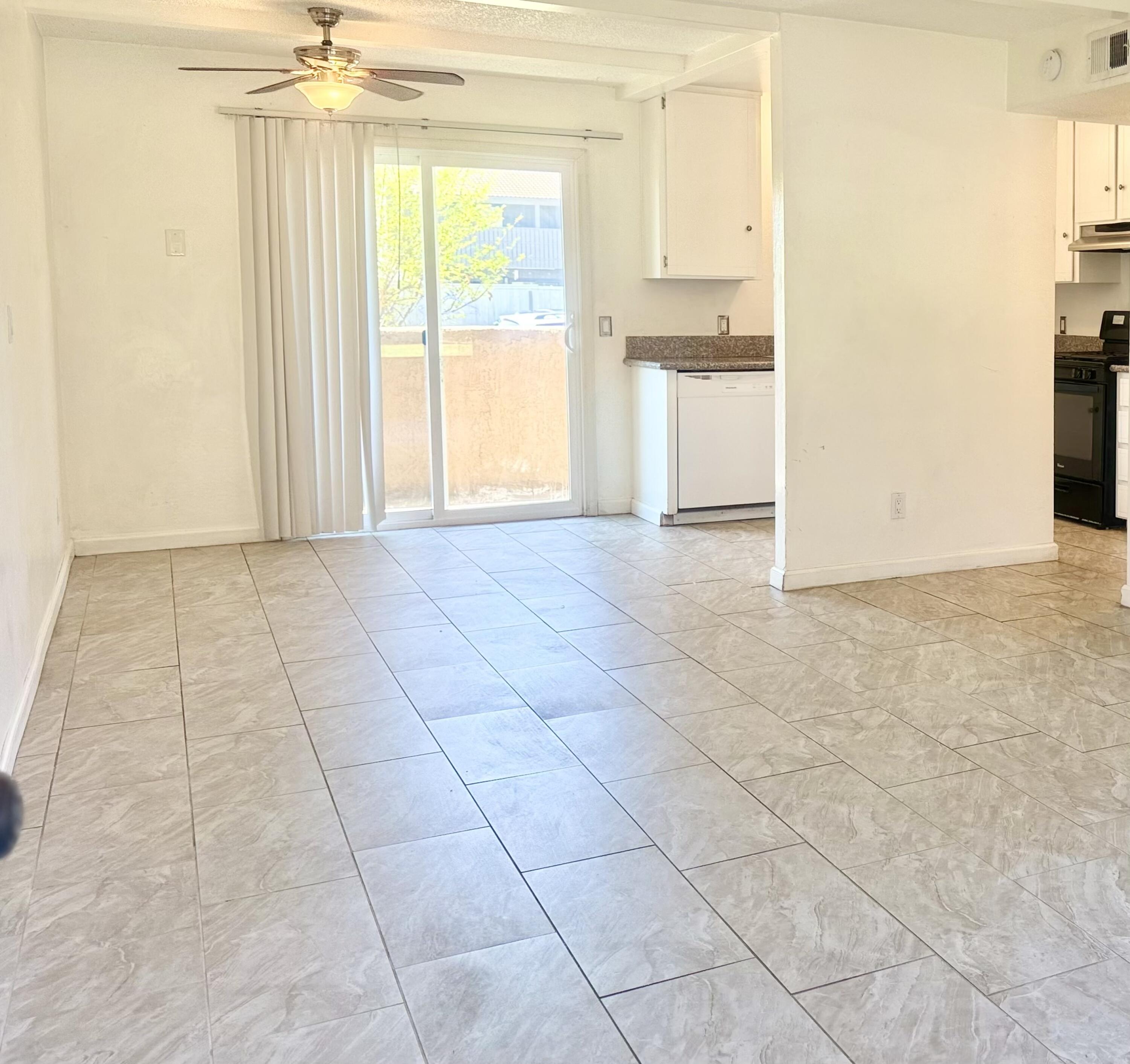 880 Greenfield Ave ##e, Hanford, CA 93230