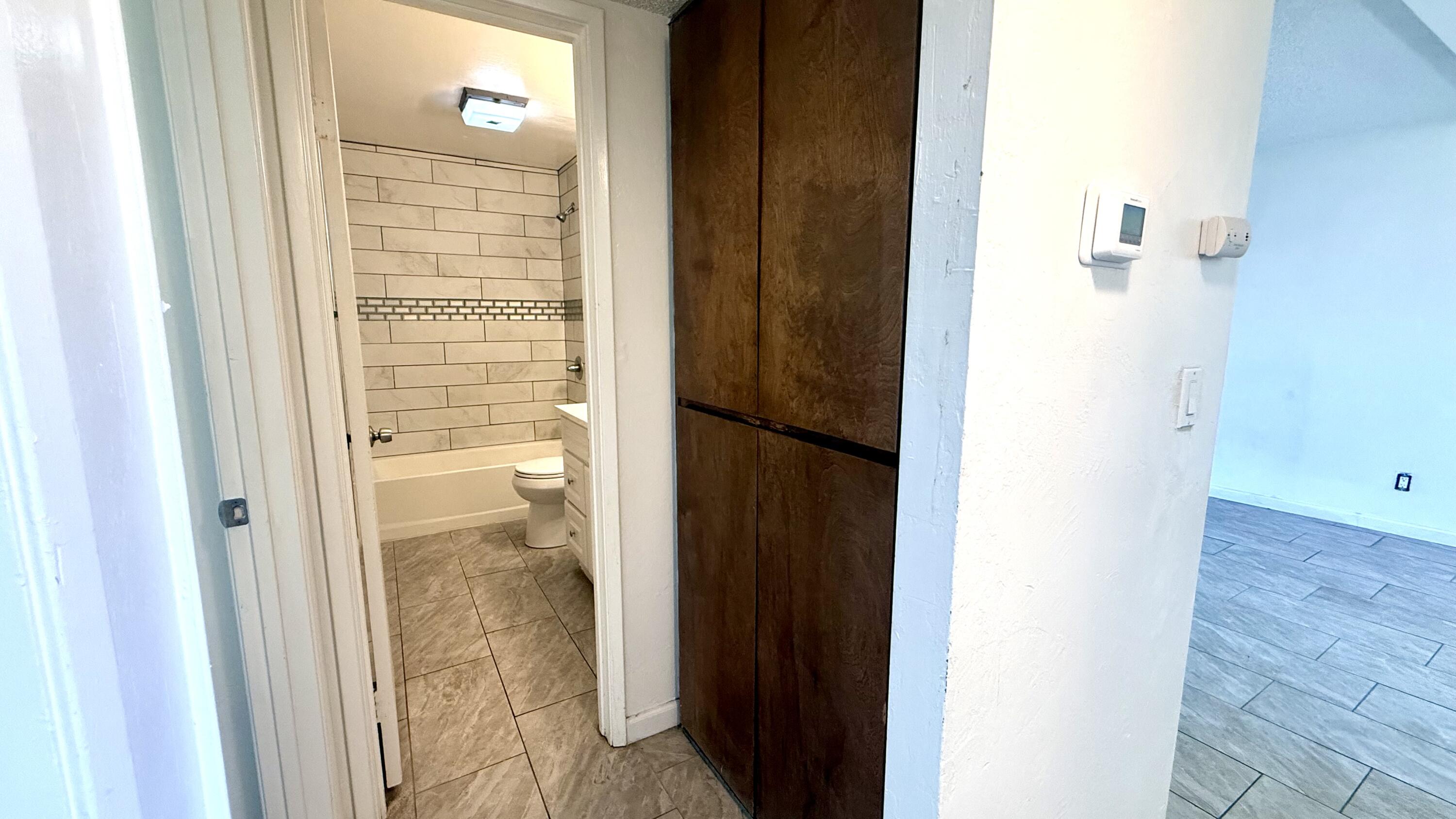 880 Greenfield Ave ##e, Hanford, CA 93230