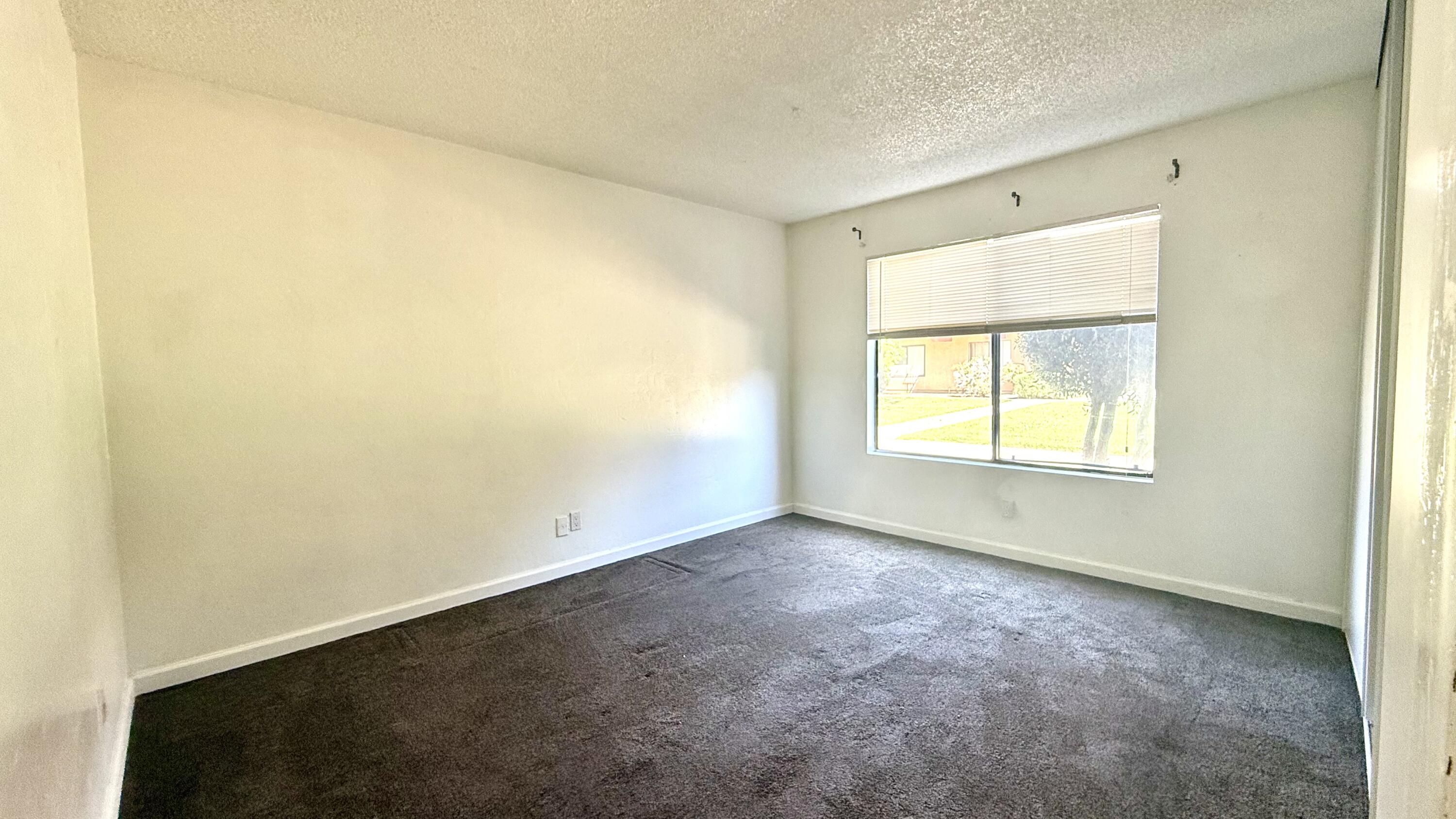 880 Greenfield Ave ##e, Hanford, CA 93230