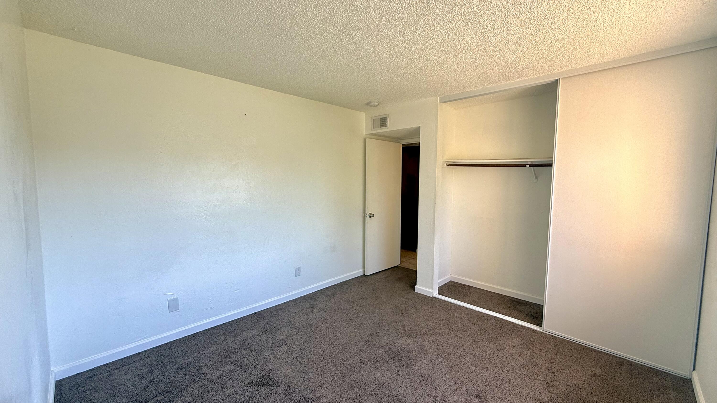 880 Greenfield Ave ##e, Hanford, CA 93230