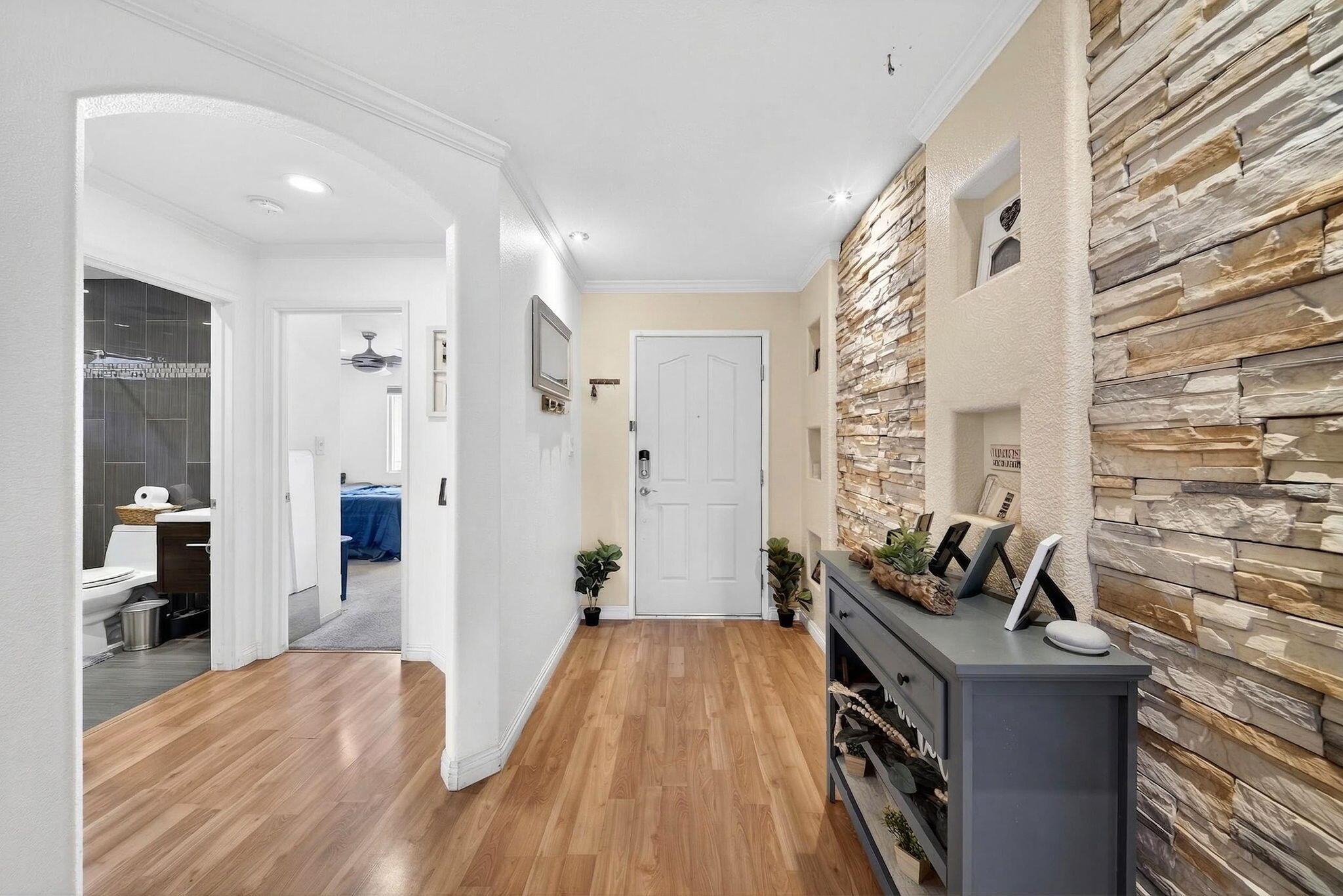 916 W Jordon St, Porterville, CA 93257