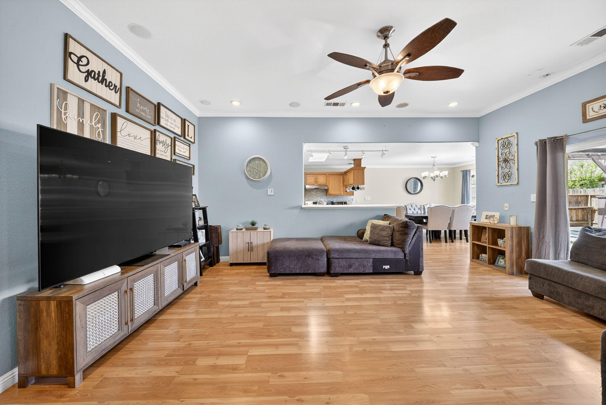 916 W Jordon St, Porterville, CA 93257