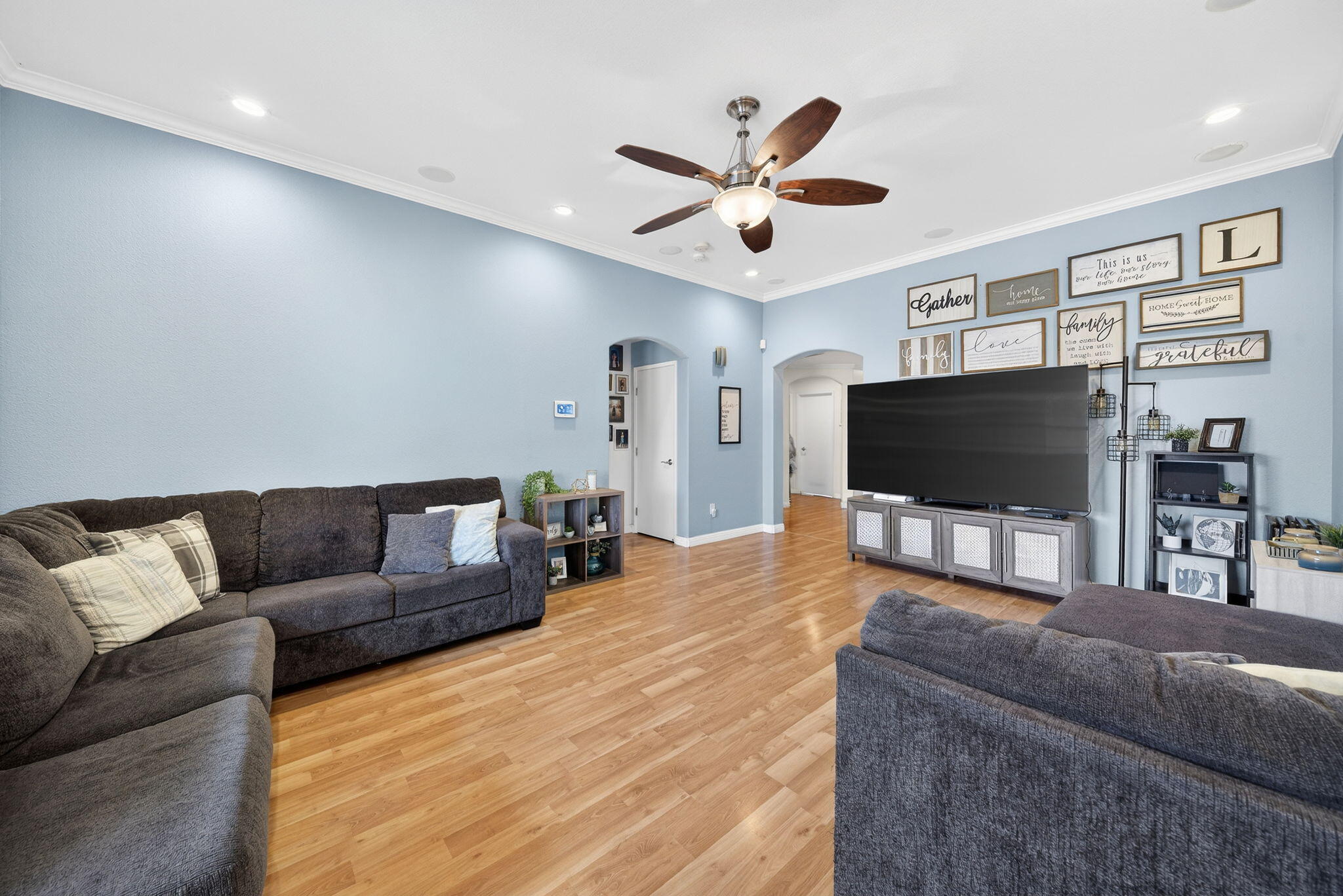 916 W Jordon St, Porterville, CA 93257