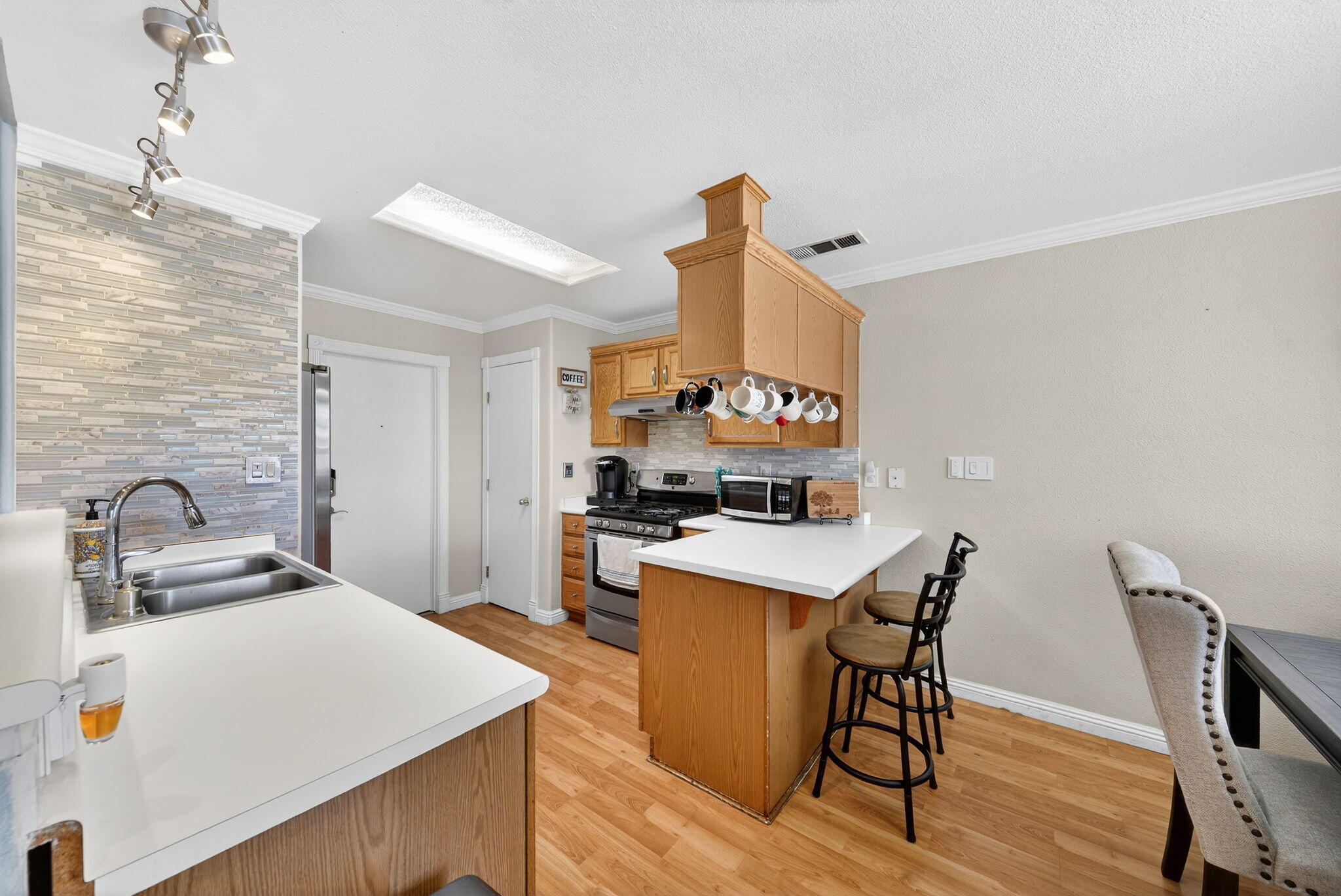 916 W Jordon St, Porterville, CA 93257