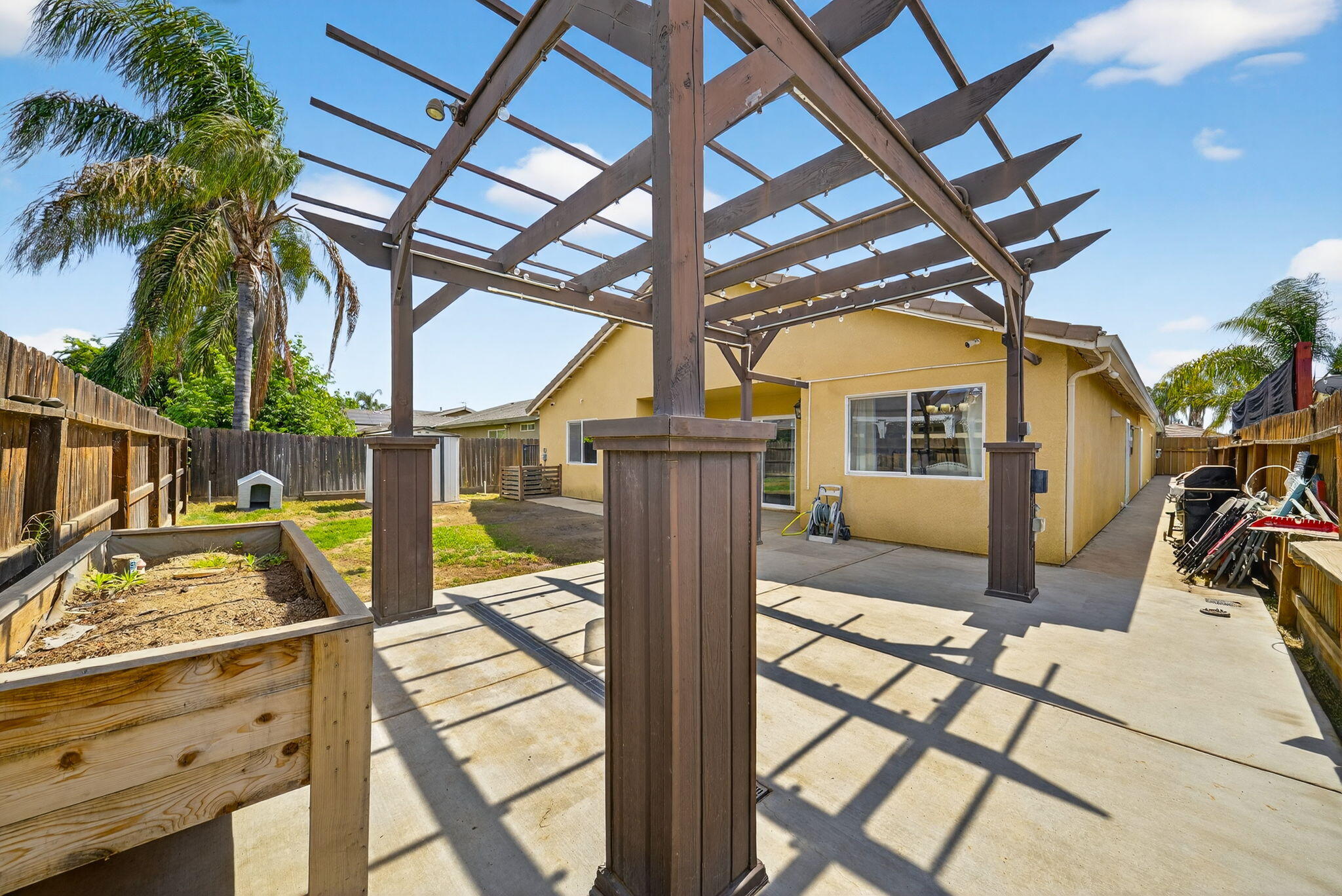 916 W Jordon St, Porterville, CA 93257