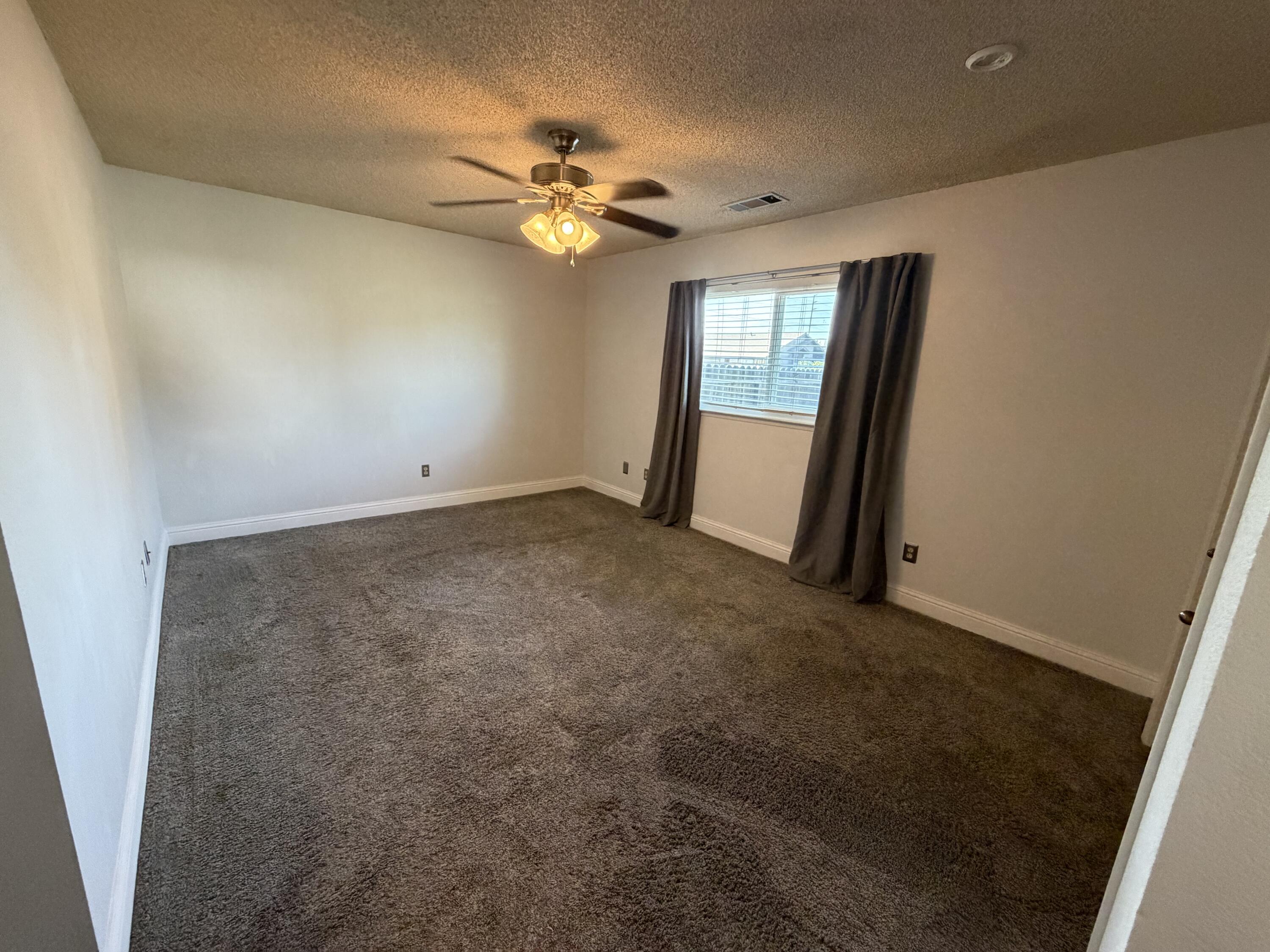 1150 E E Ben Franklin Ave, Tulare, CA 93274