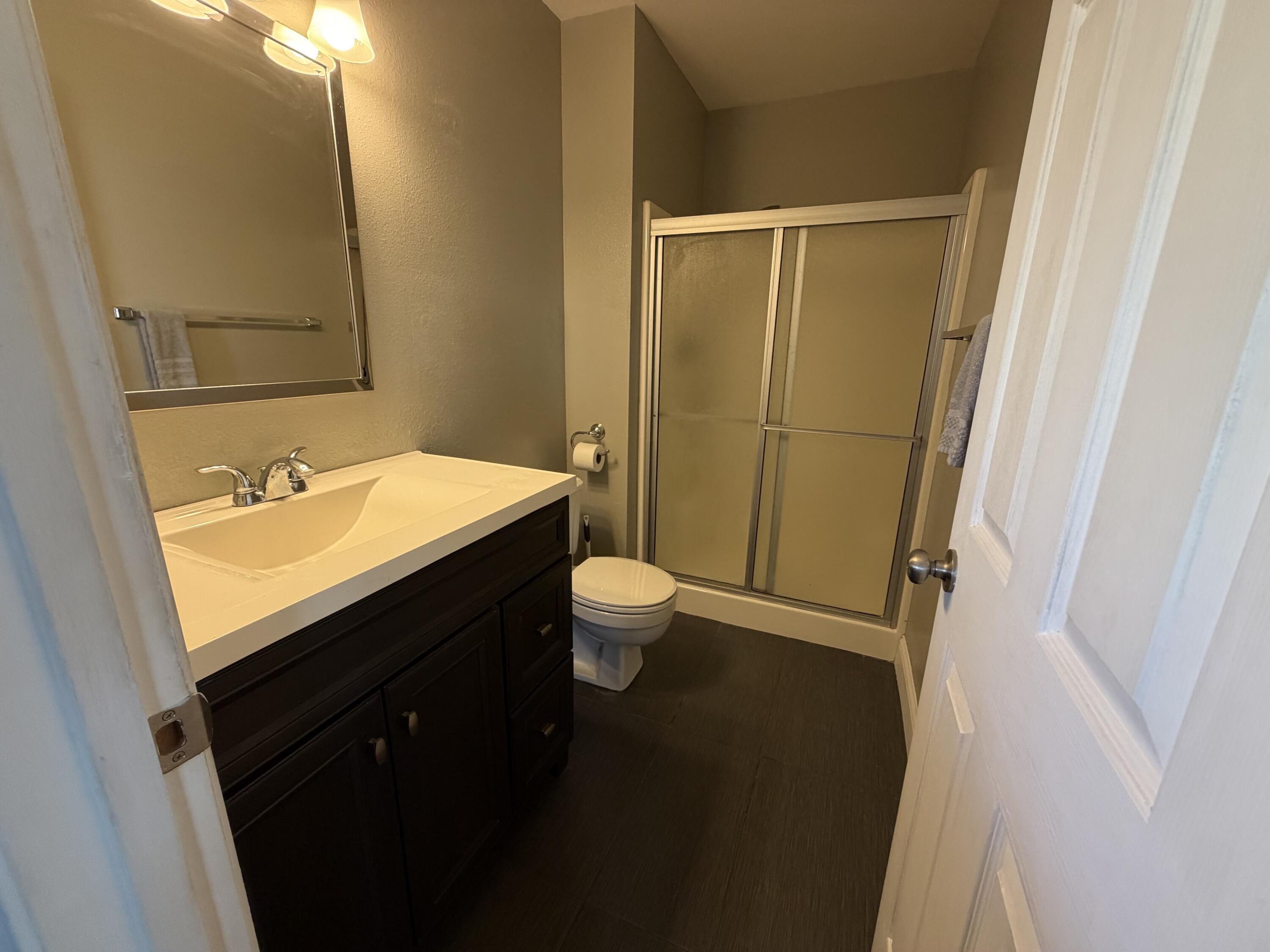 1150 E E Ben Franklin Ave, Tulare, CA 93274