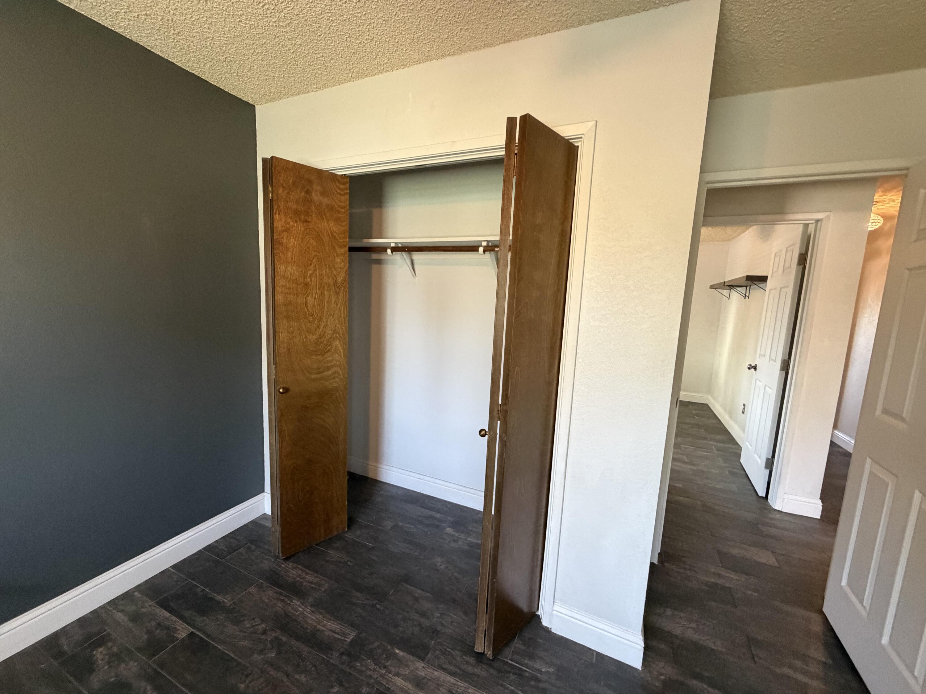 1150 E E Ben Franklin Ave, Tulare, CA 93274