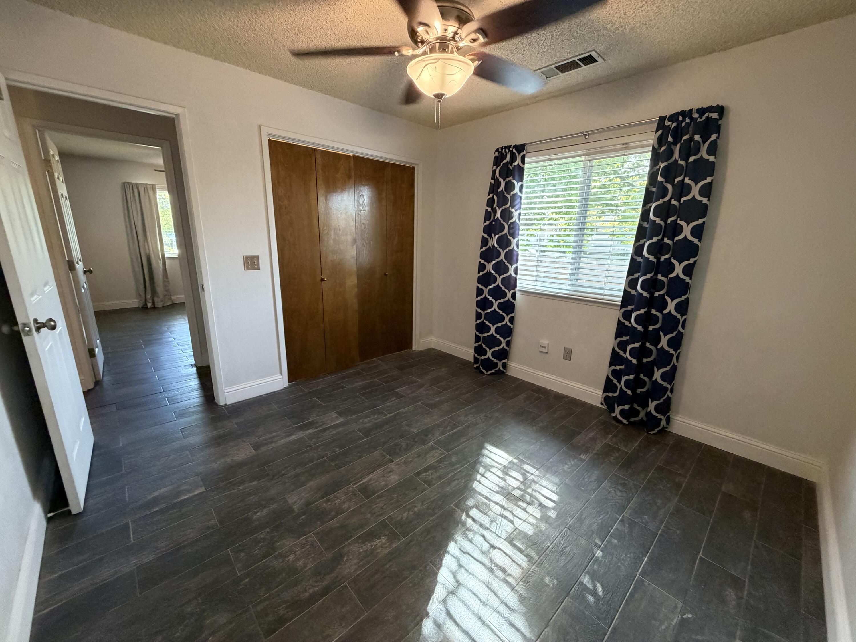 1150 E E Ben Franklin Ave, Tulare, CA 93274