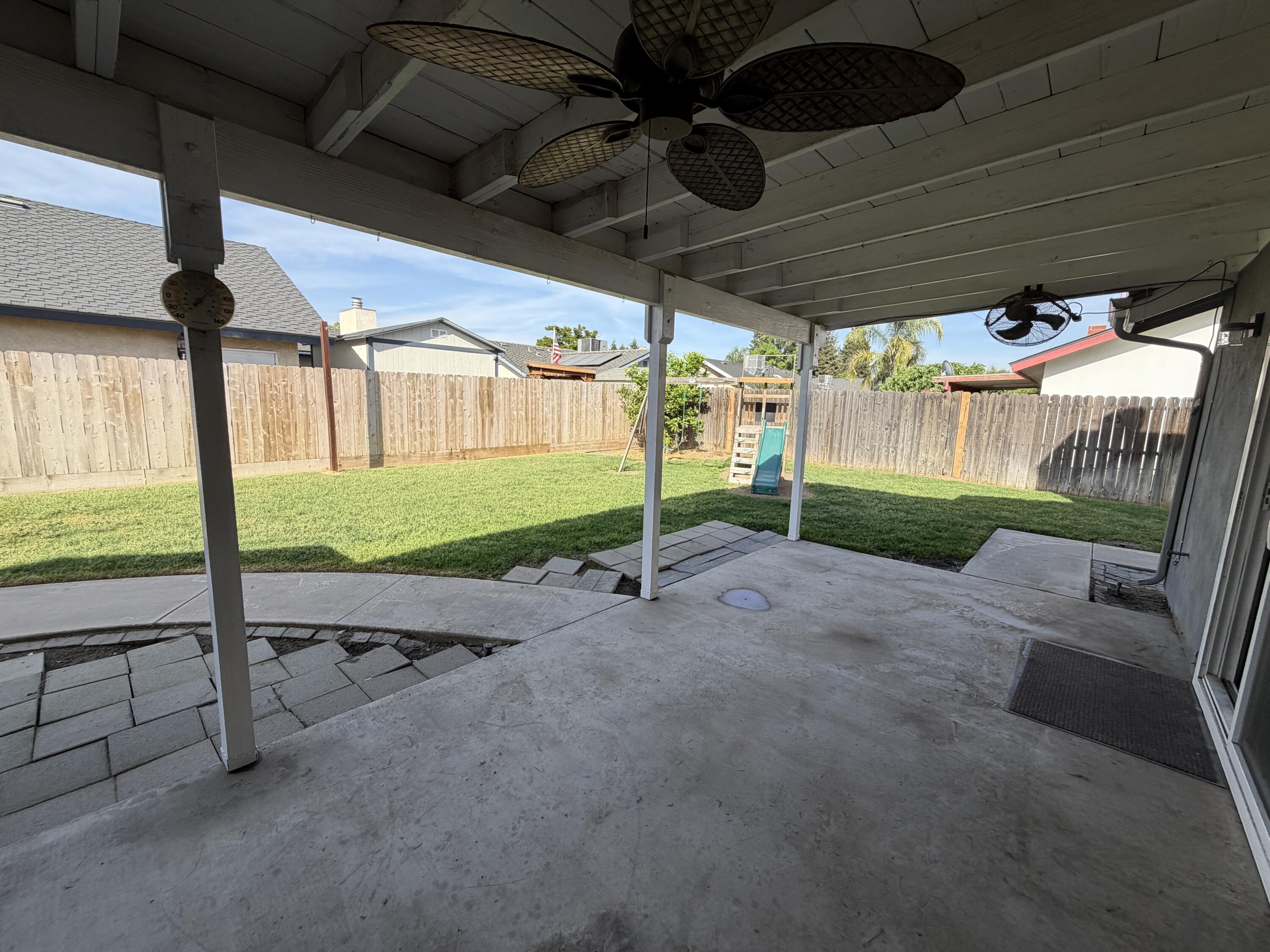 1150 E E Ben Franklin Ave, Tulare, CA 93274