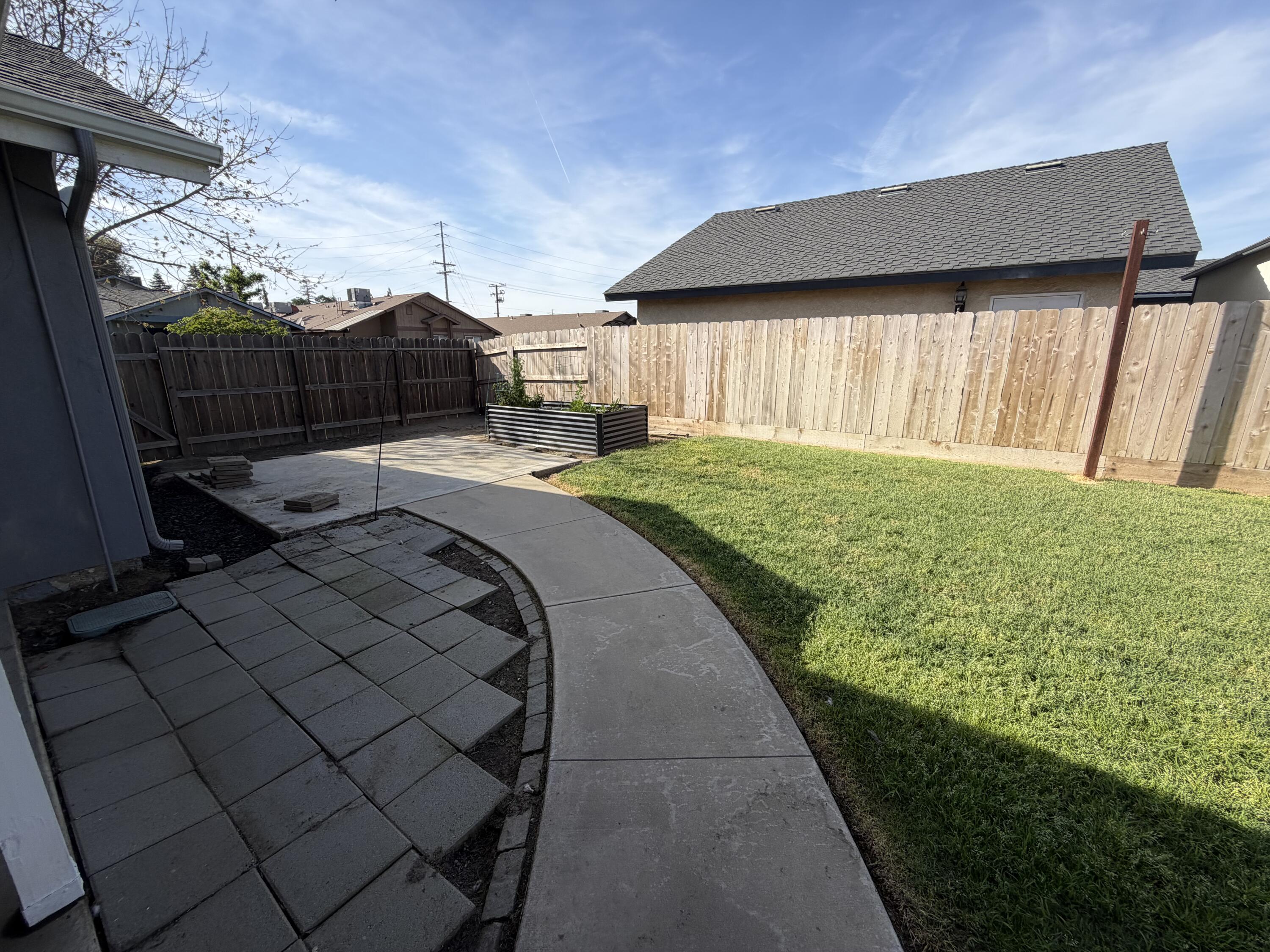 1150 E E Ben Franklin Ave, Tulare, CA 93274