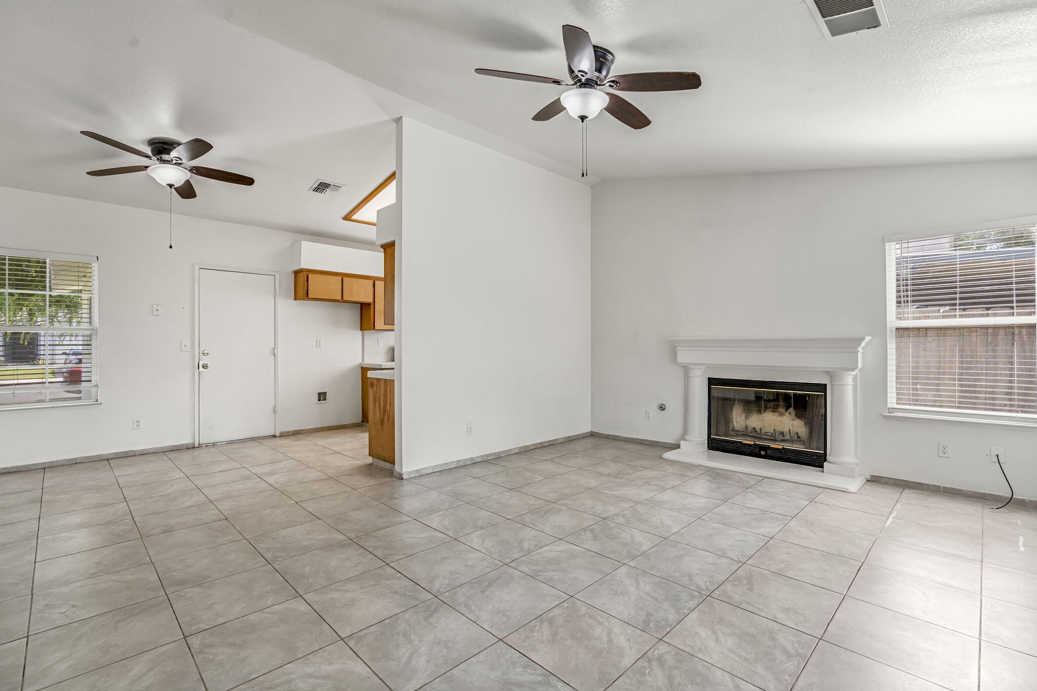 1176 Seneca Dr, Madera, CA 93637