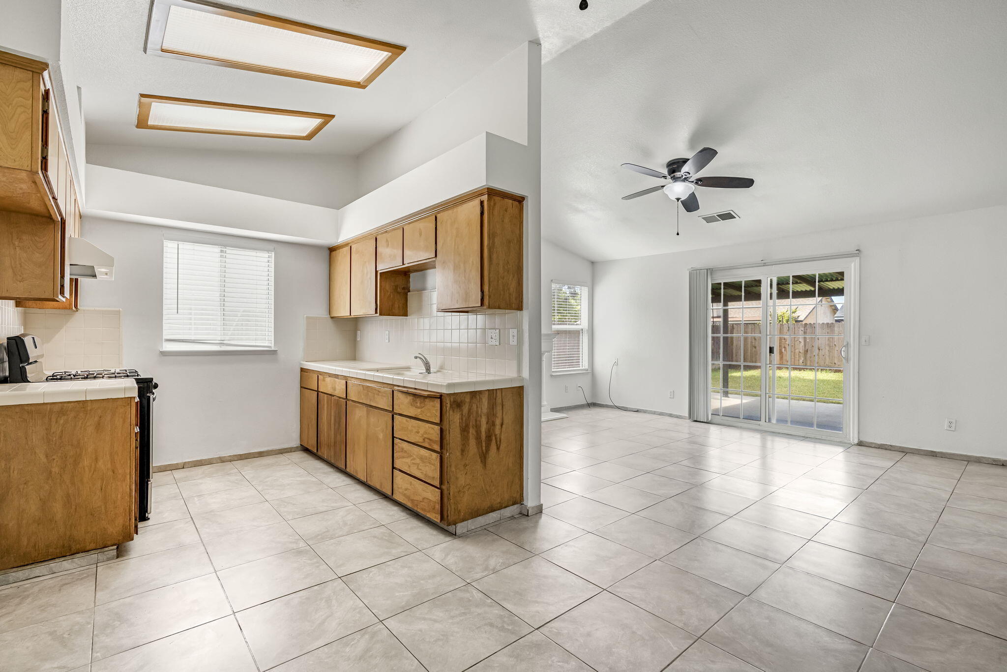 1176 Seneca Dr, Madera, CA 93637