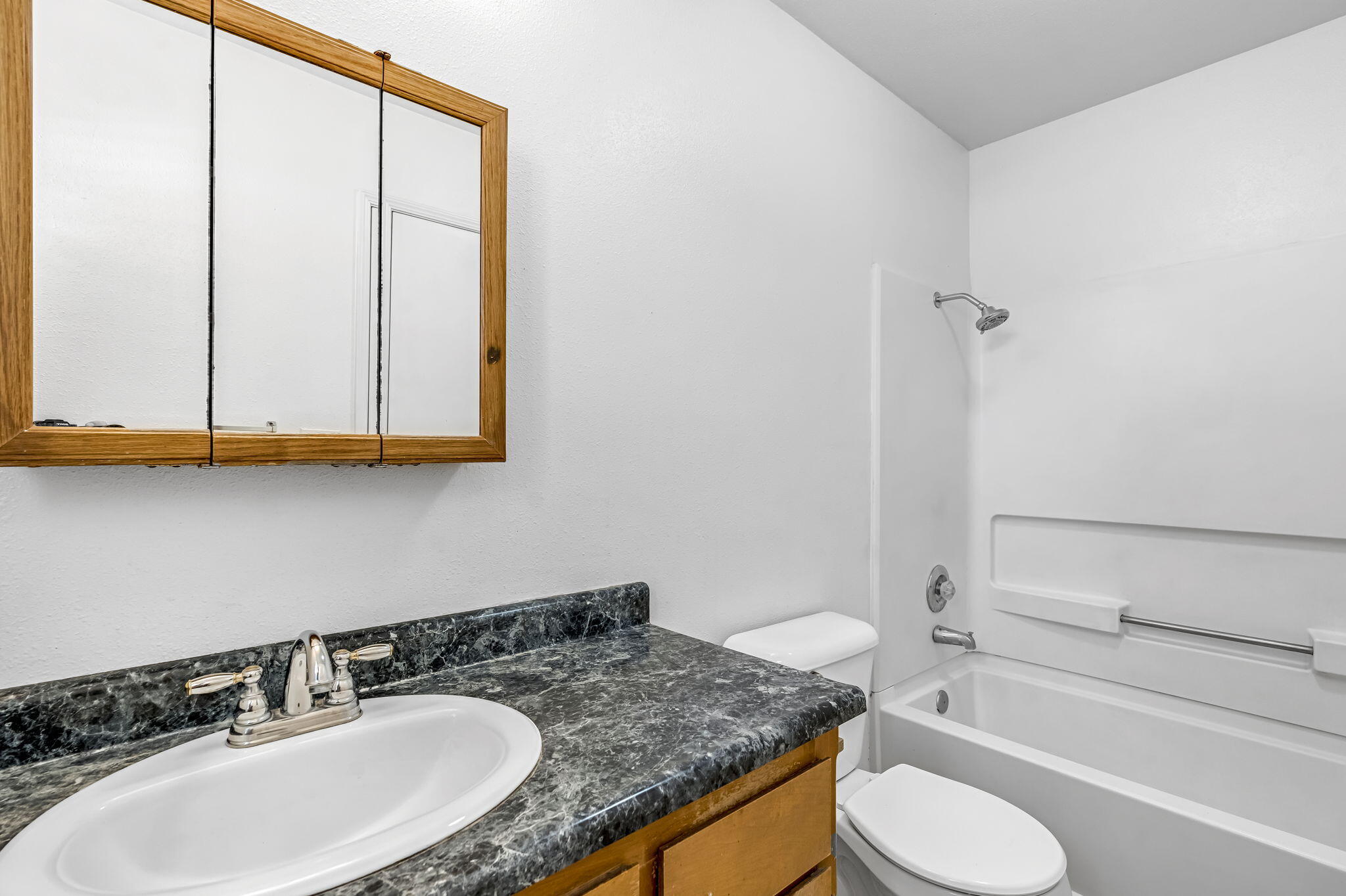 1176 Seneca Dr, Madera, CA 93637