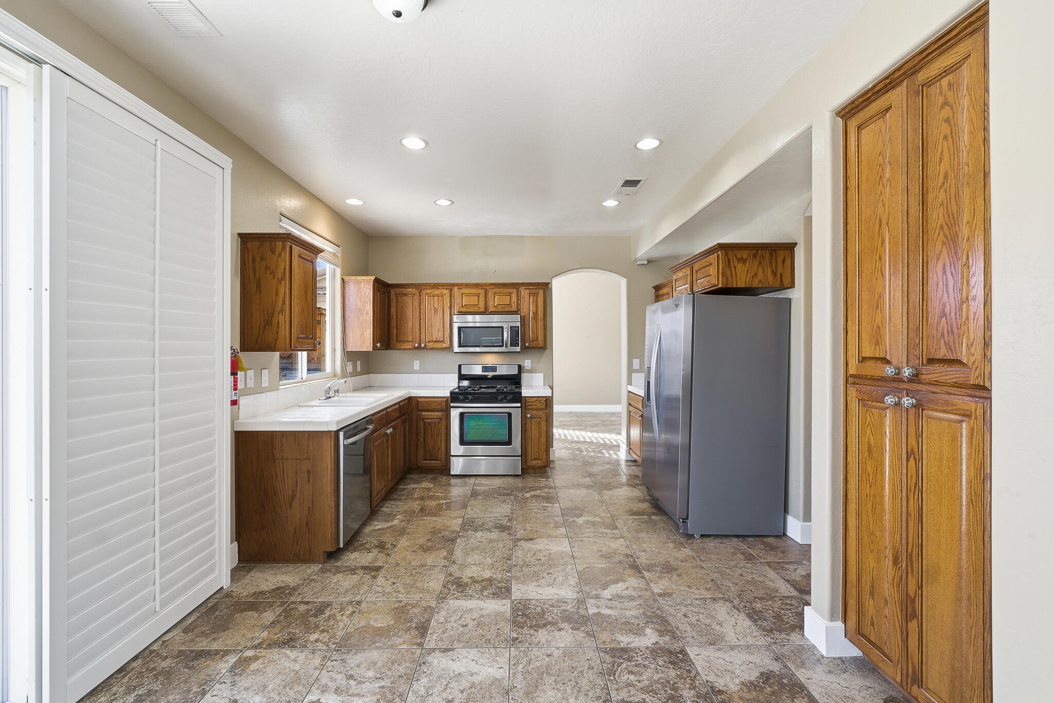 6229 W Ceres, Visalia, CA 93291