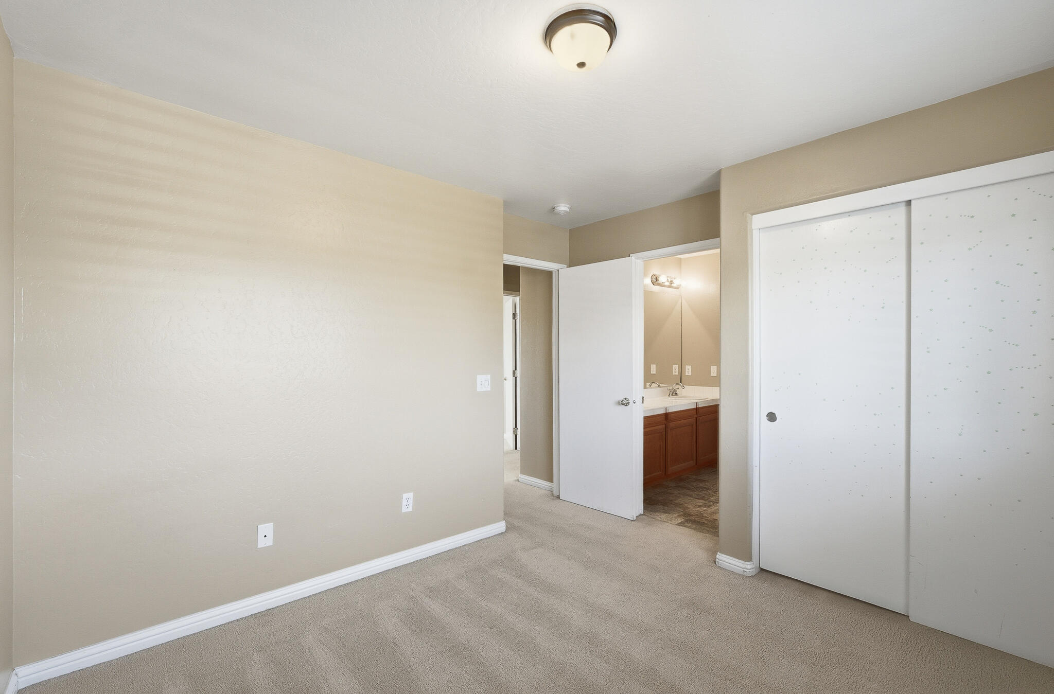 6229 W Ceres, Visalia, CA 93291