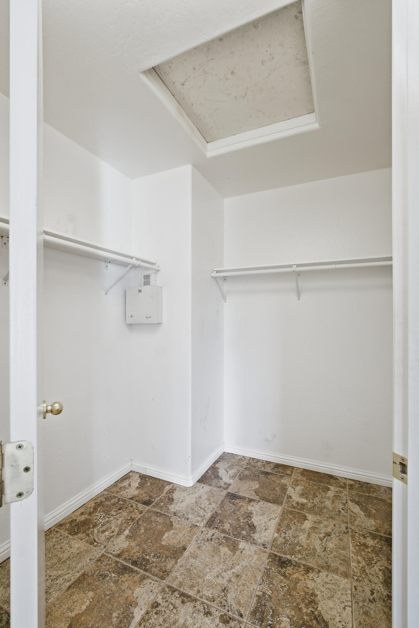 6229 W Ceres, Visalia, CA 93291