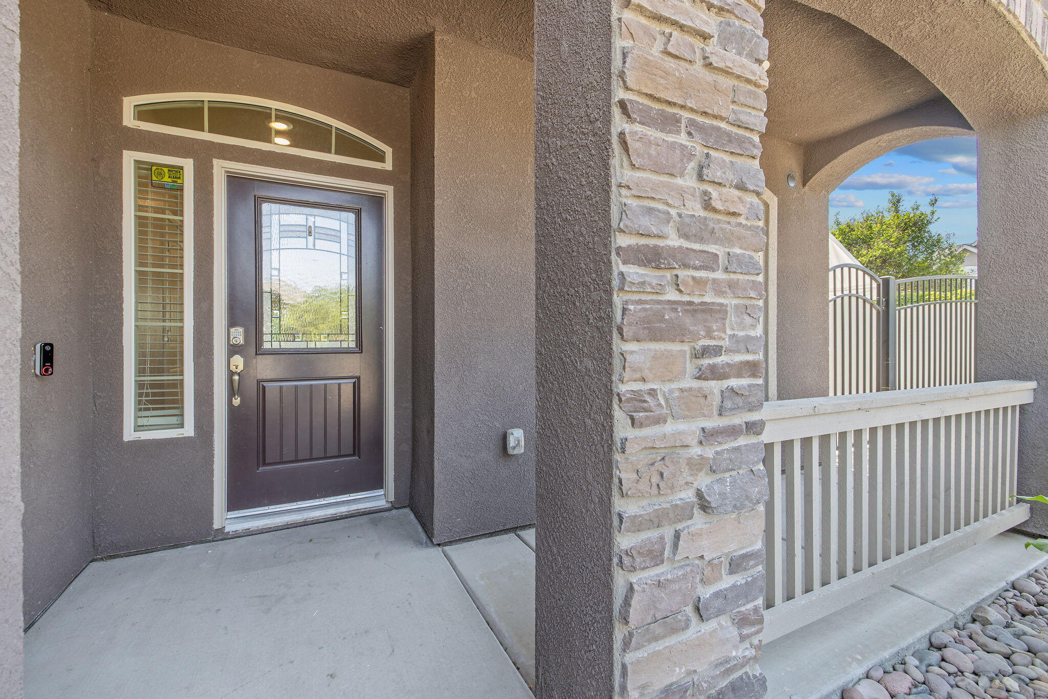 2347 W Babcock Ave, Visalia, CA 93291