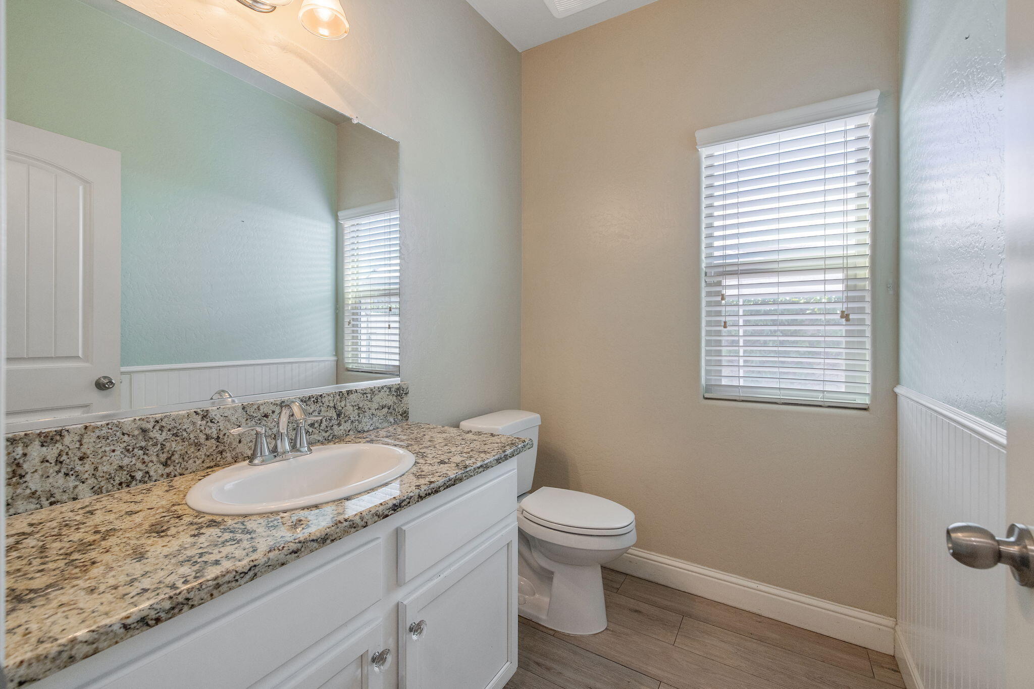 2347 W Babcock Ave, Visalia, CA 93291