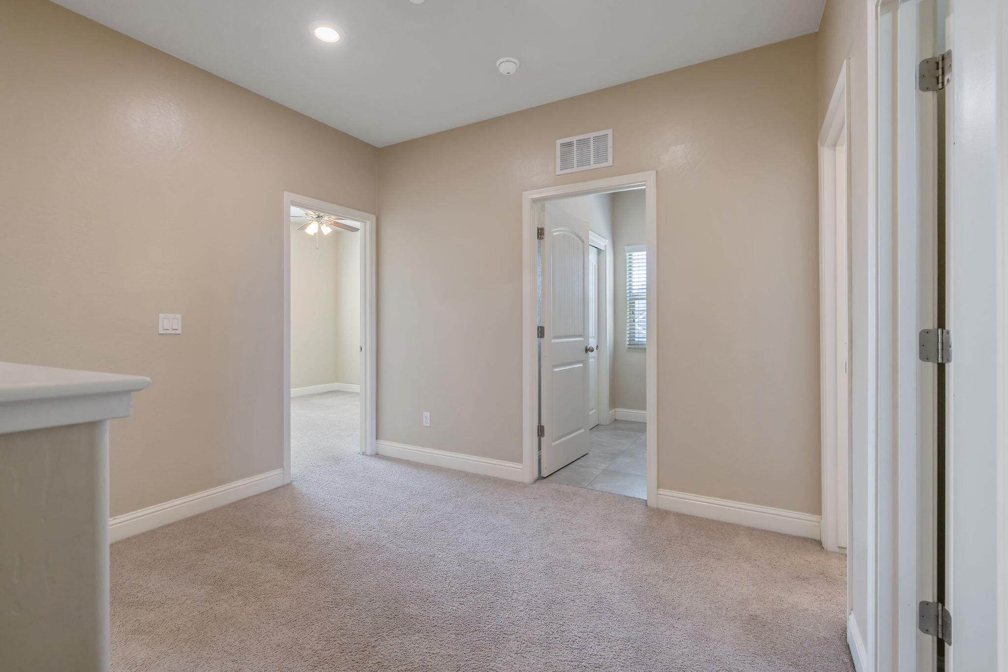 2347 W Babcock Ave, Visalia, CA 93291