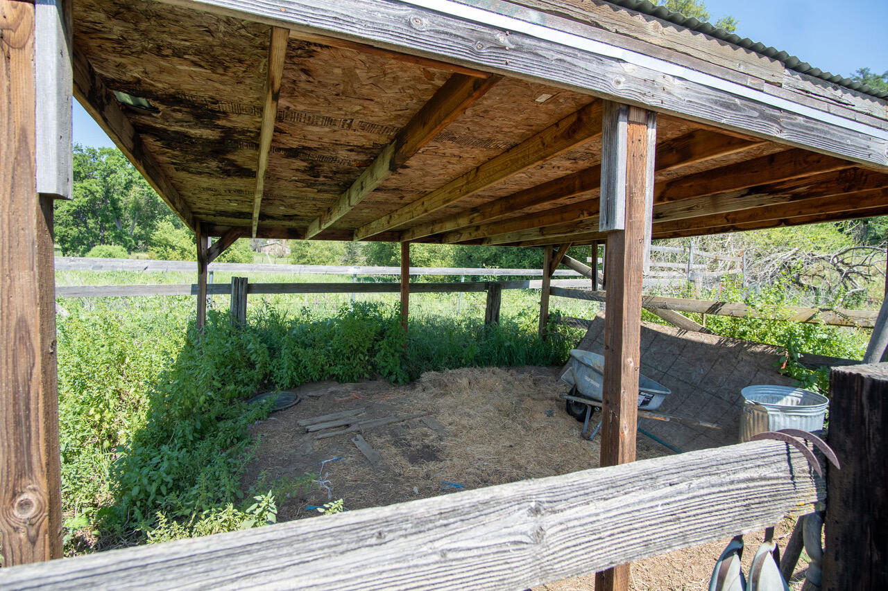 43666 Balch Park Rd, Springville, CA 93265