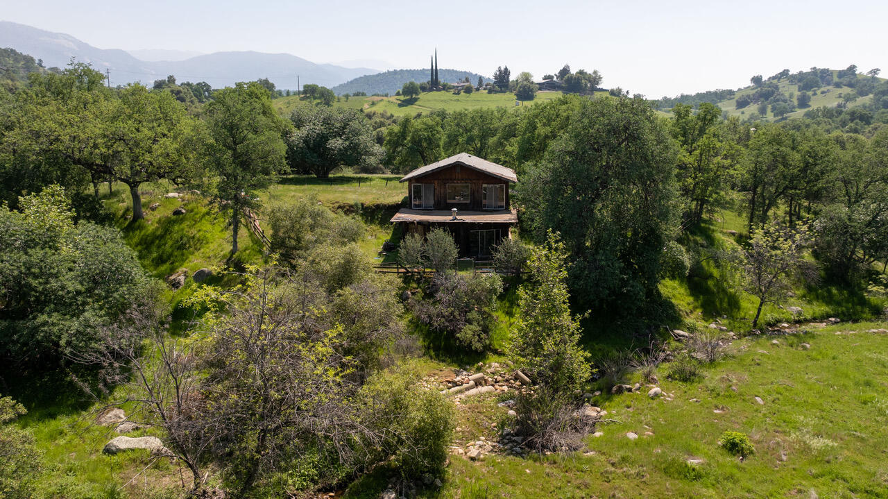 43666 Balch Park Rd, Springville, CA 93265