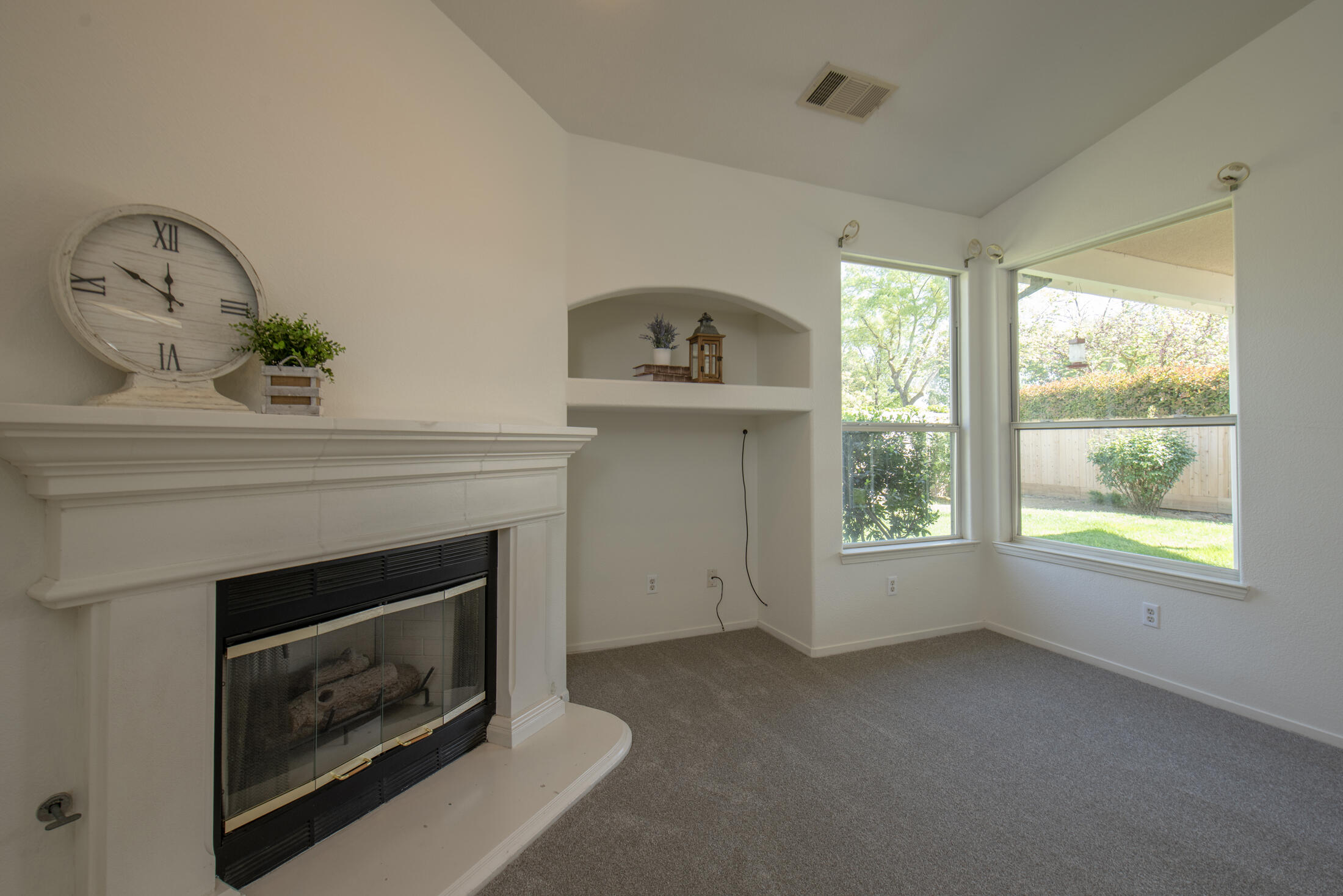 2738 W Ceres Ct, Visalia, CA 93291