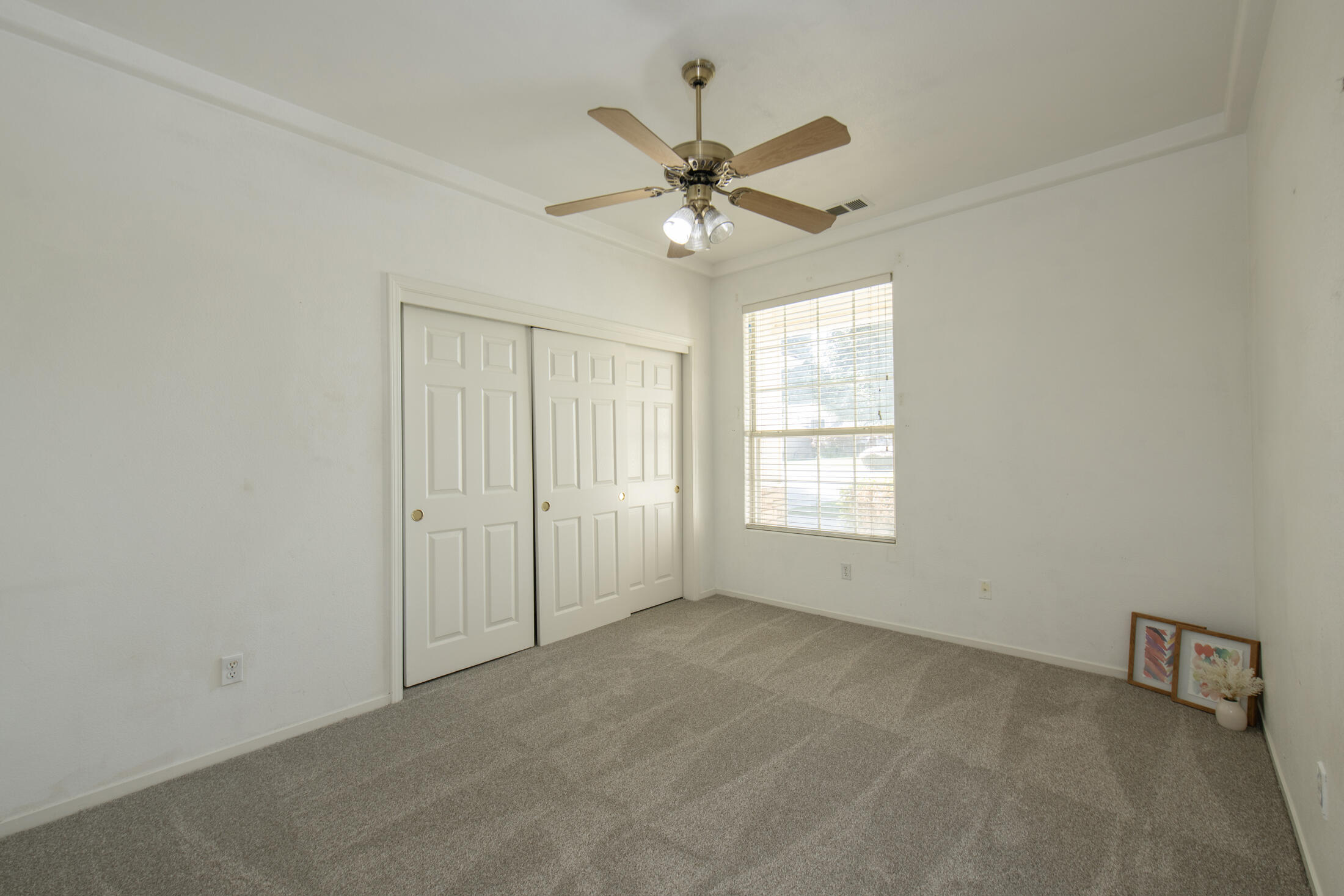 2738 W Ceres Ct, Visalia, CA 93291