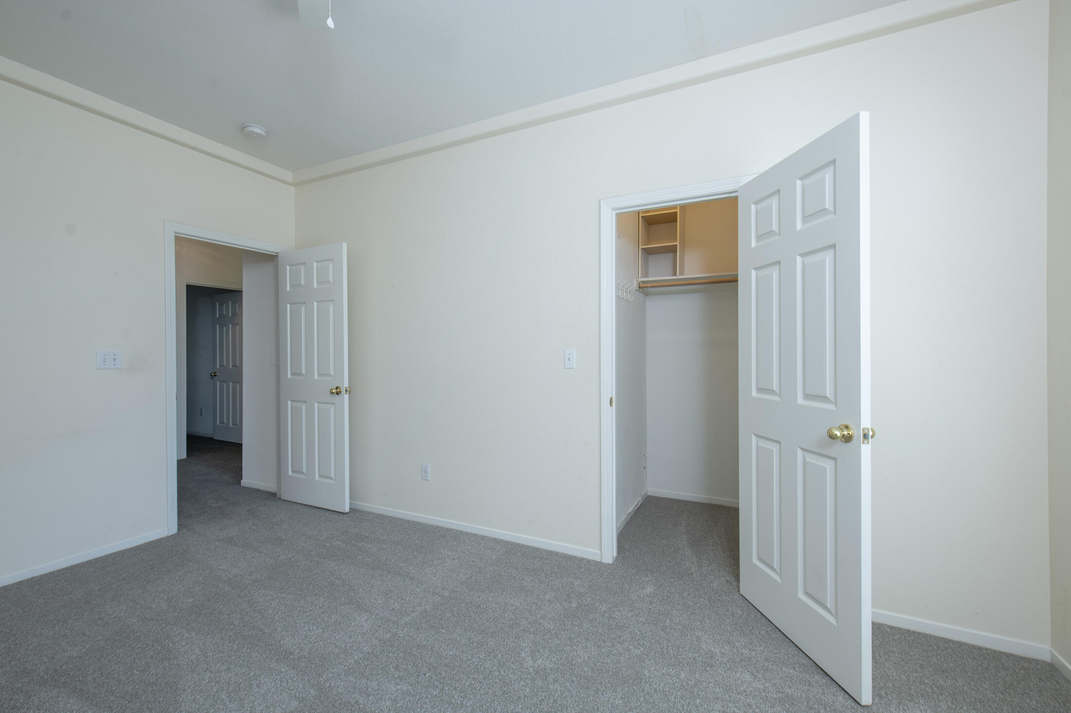 2738 W Ceres Ct, Visalia, CA 93291